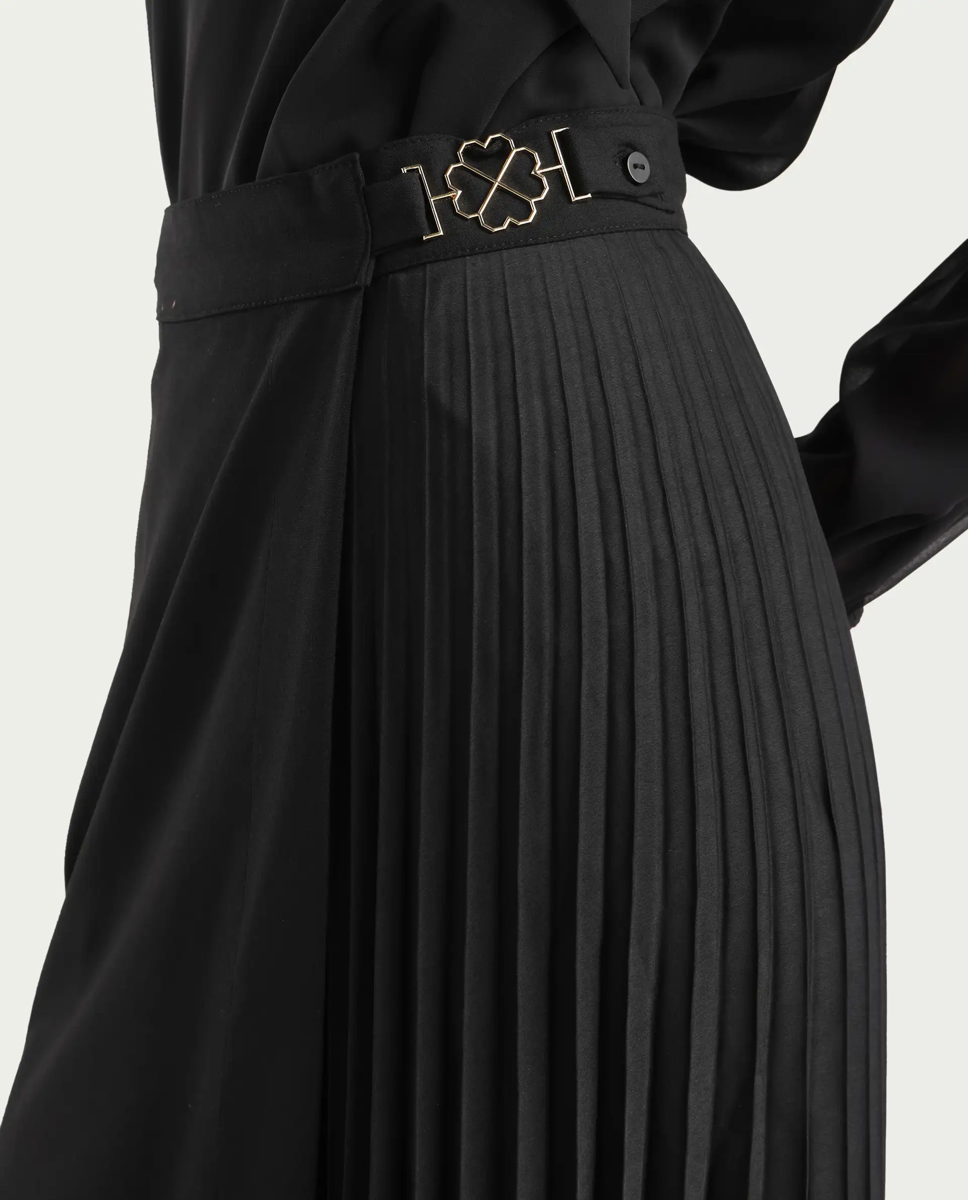 Rareism Women's Ronwiz Black Polyester Blend Plain Midi A-Line Skirt - Image 4