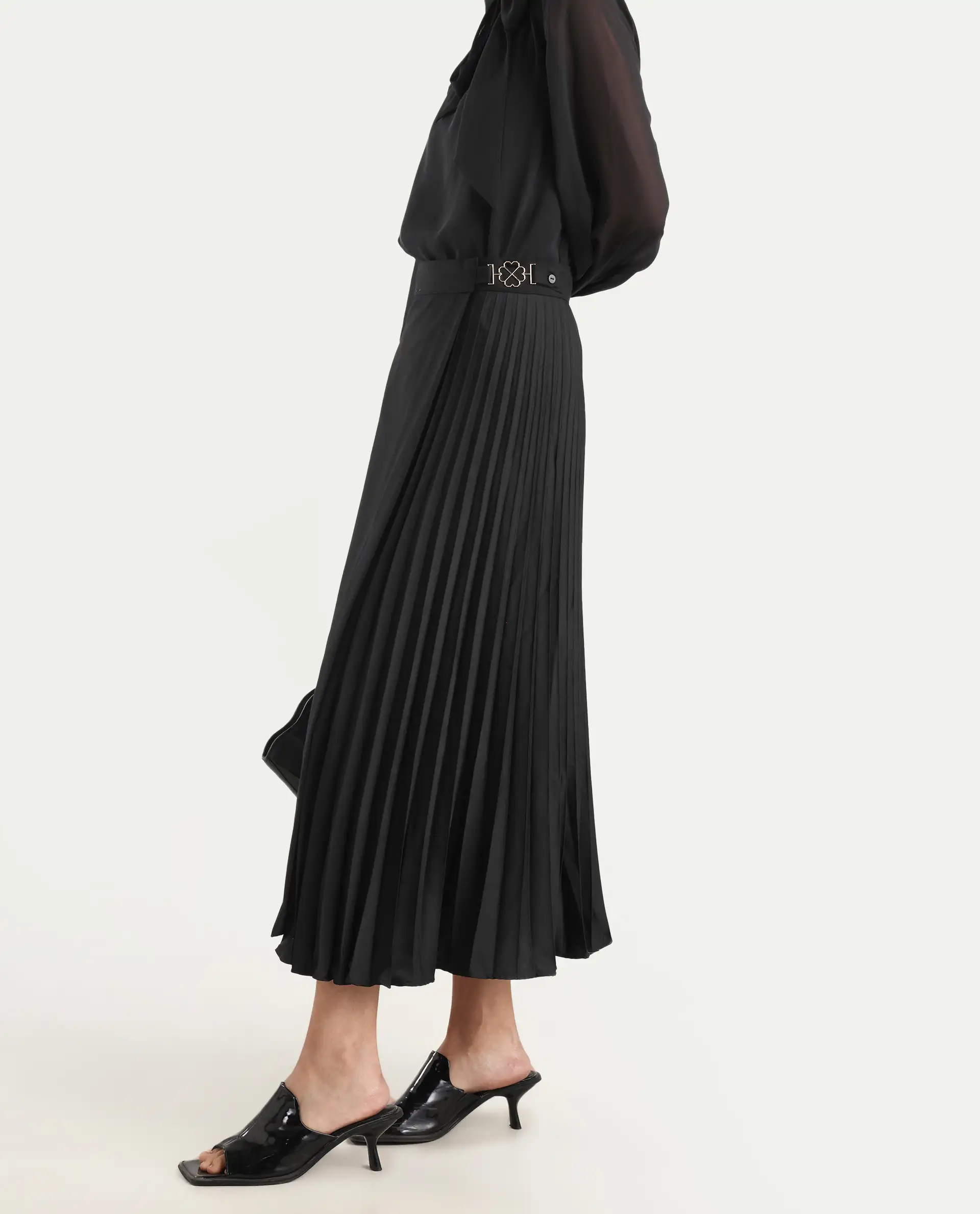 Rareism Women's Ronwiz Black Polyester Blend Plain Midi A-Line Skirt - Image 5