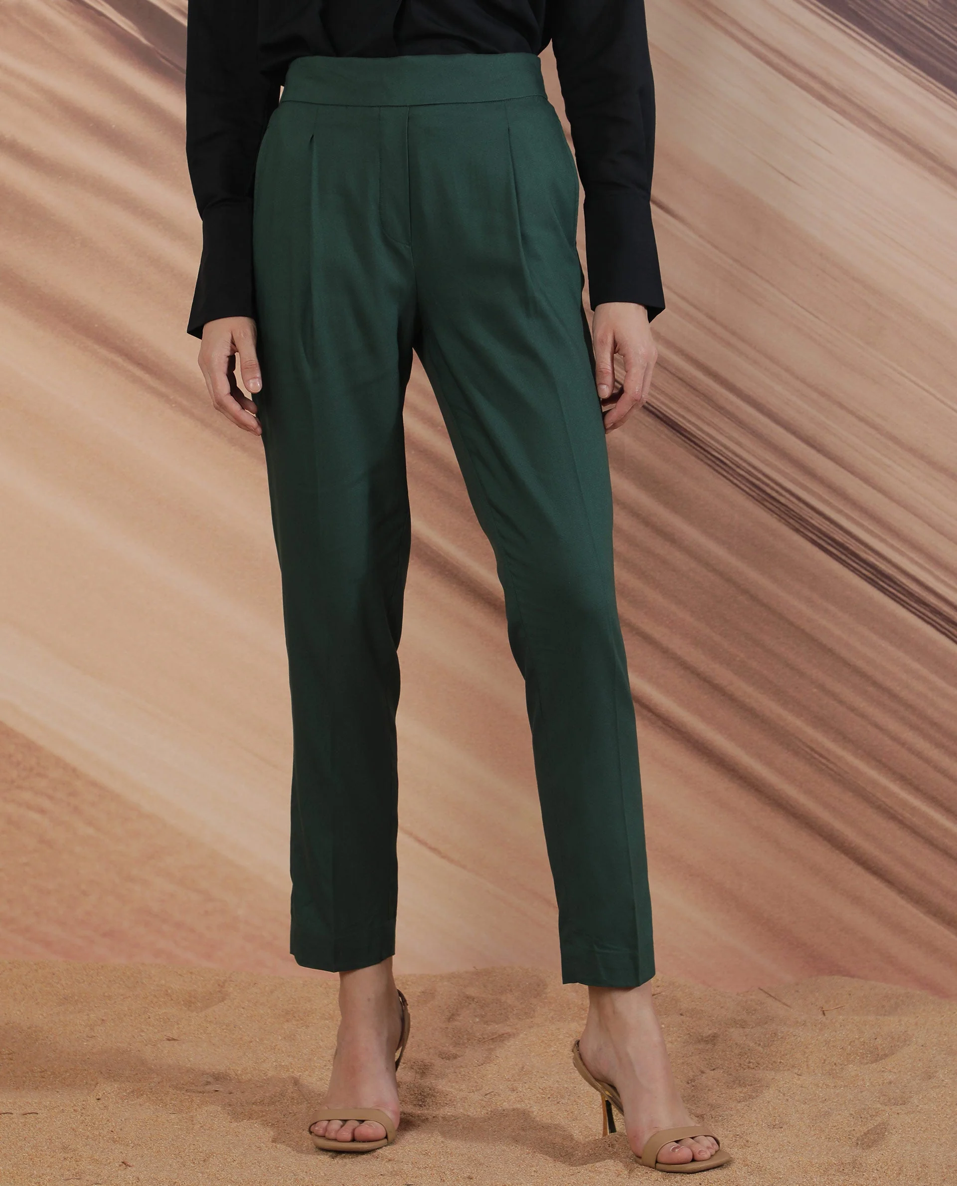 Rareism Women's Rosalia Green Polyester Blend Plain Ankle Length Relaxed Fit Trouser - Image 3