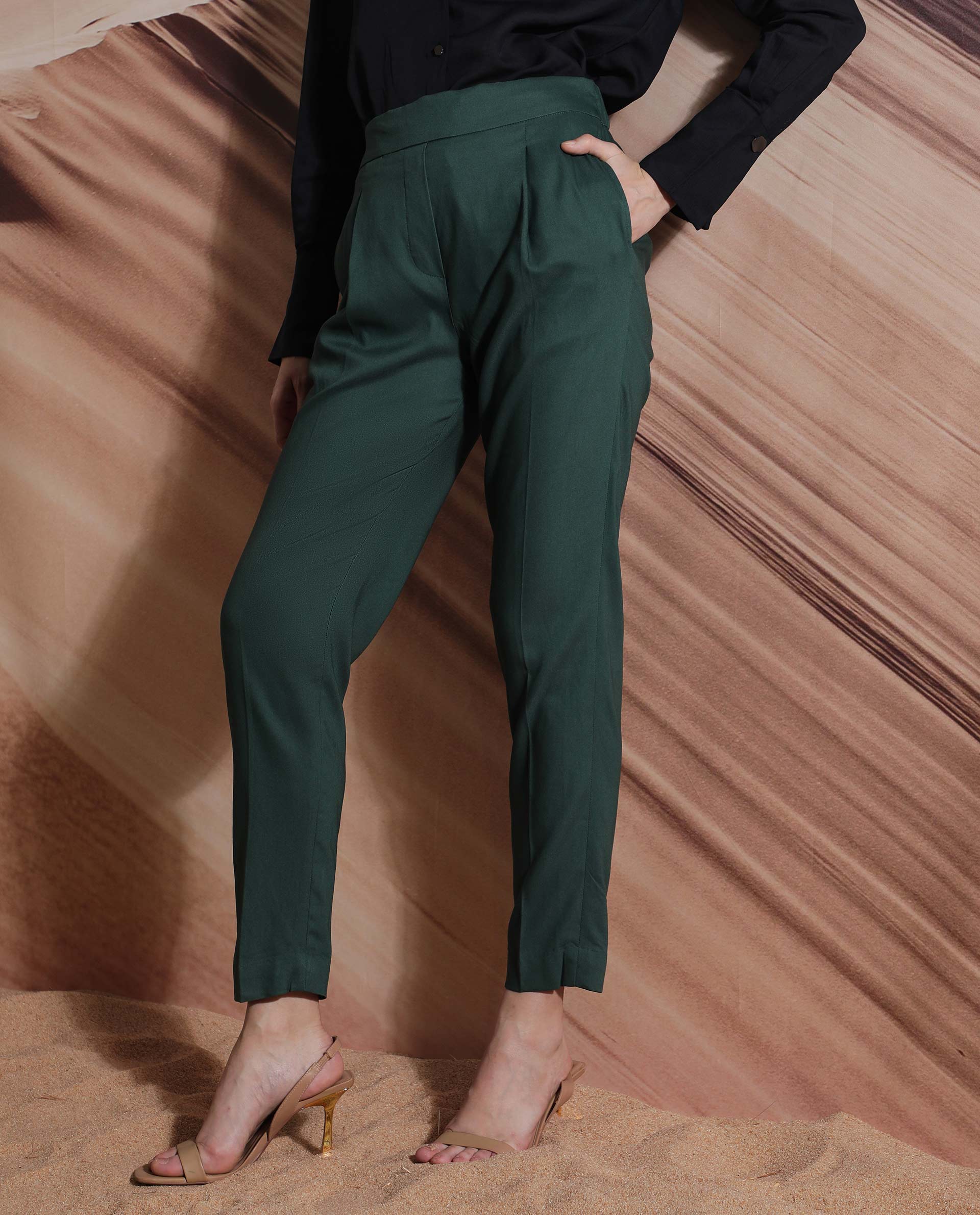 Rareism Women's Rosalia Green Polyester Blend Plain Ankle Length Relaxed Fit Trouser - Image 7