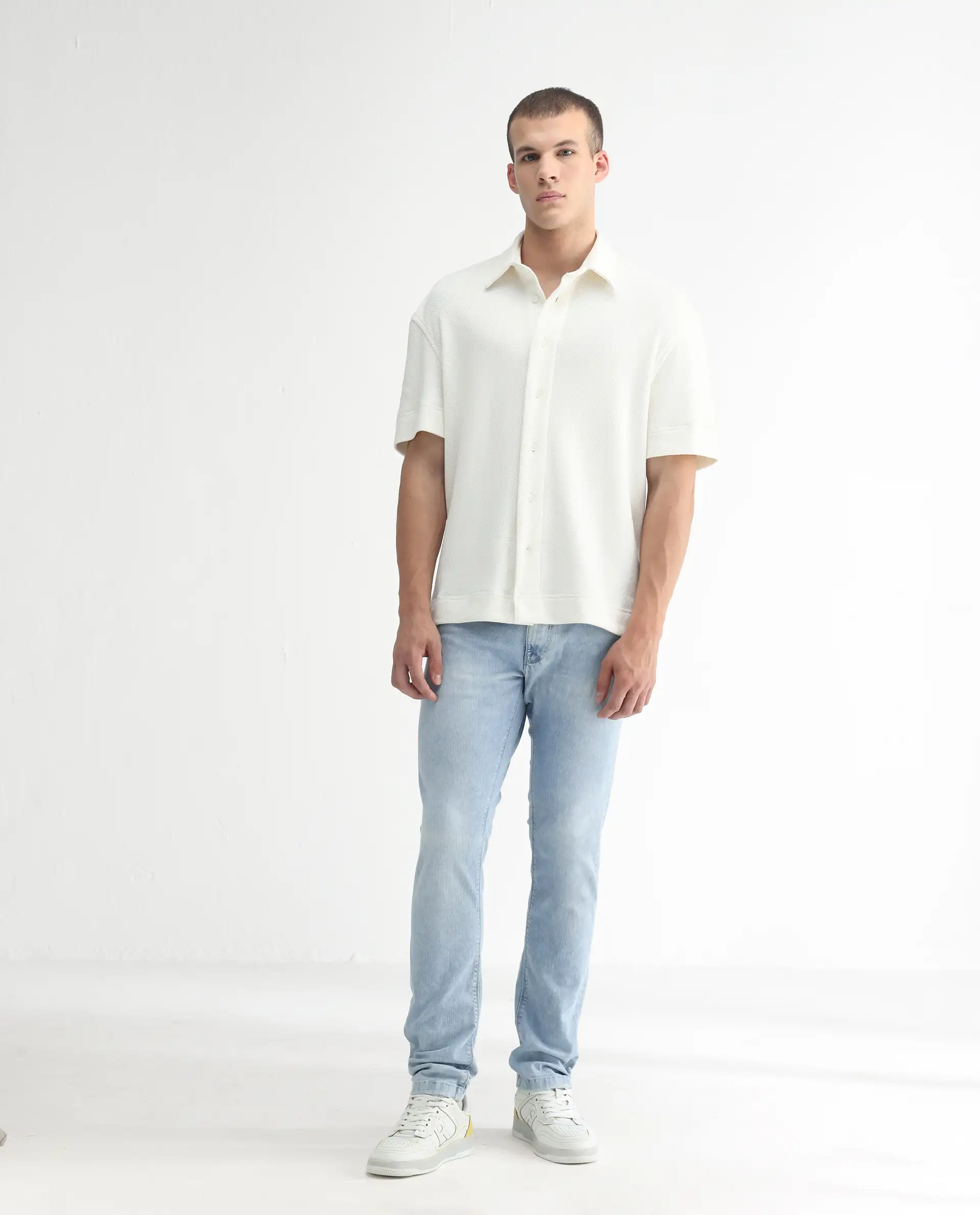 Rare Rabbit Men's Roune Light Blue Cotton Plain Hawk Slim Fit Jeans - Image 4