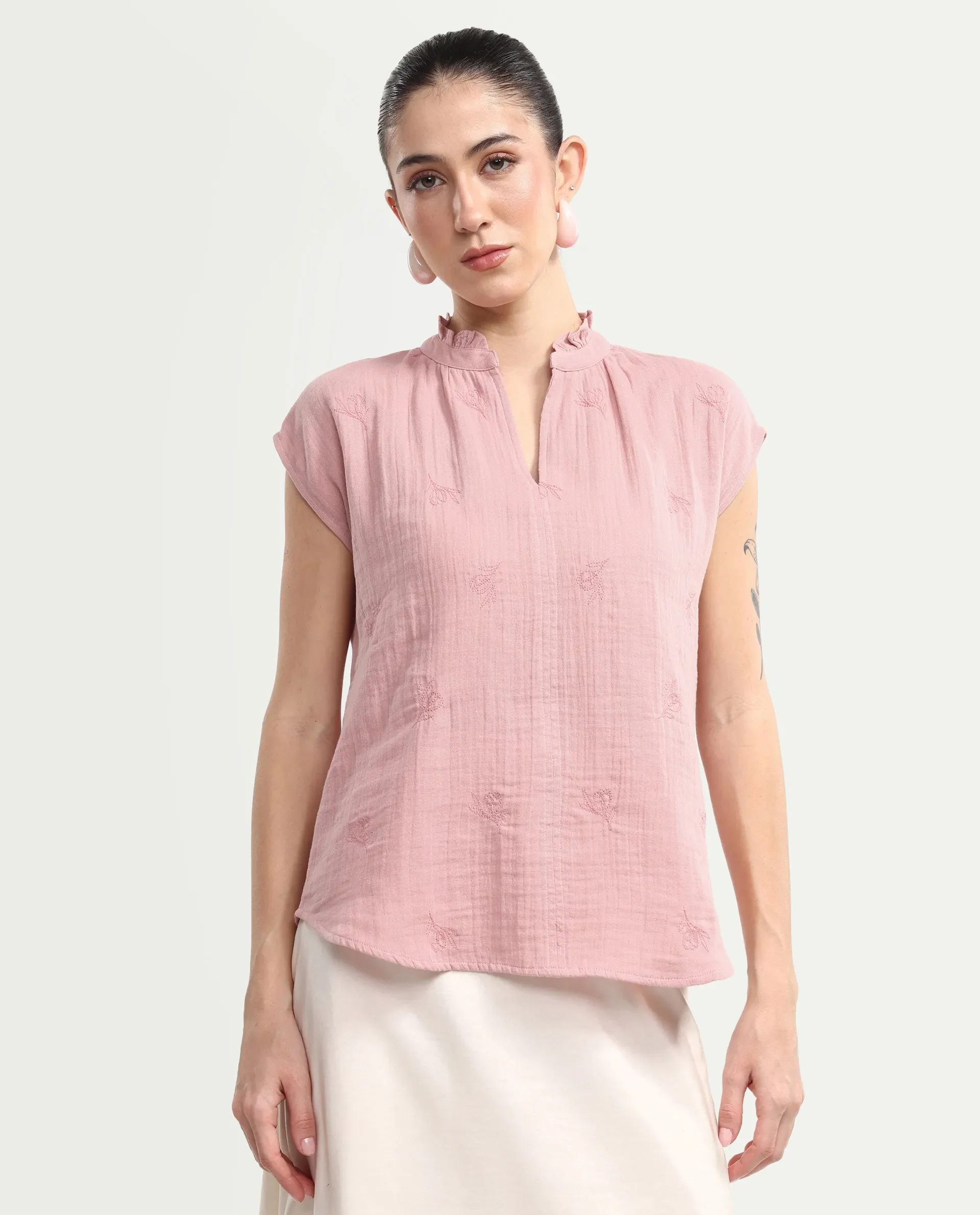 Rareism Women's Rudub Dusky Pink Cotton Ruffled Neck Regular Plain Top - Image 3