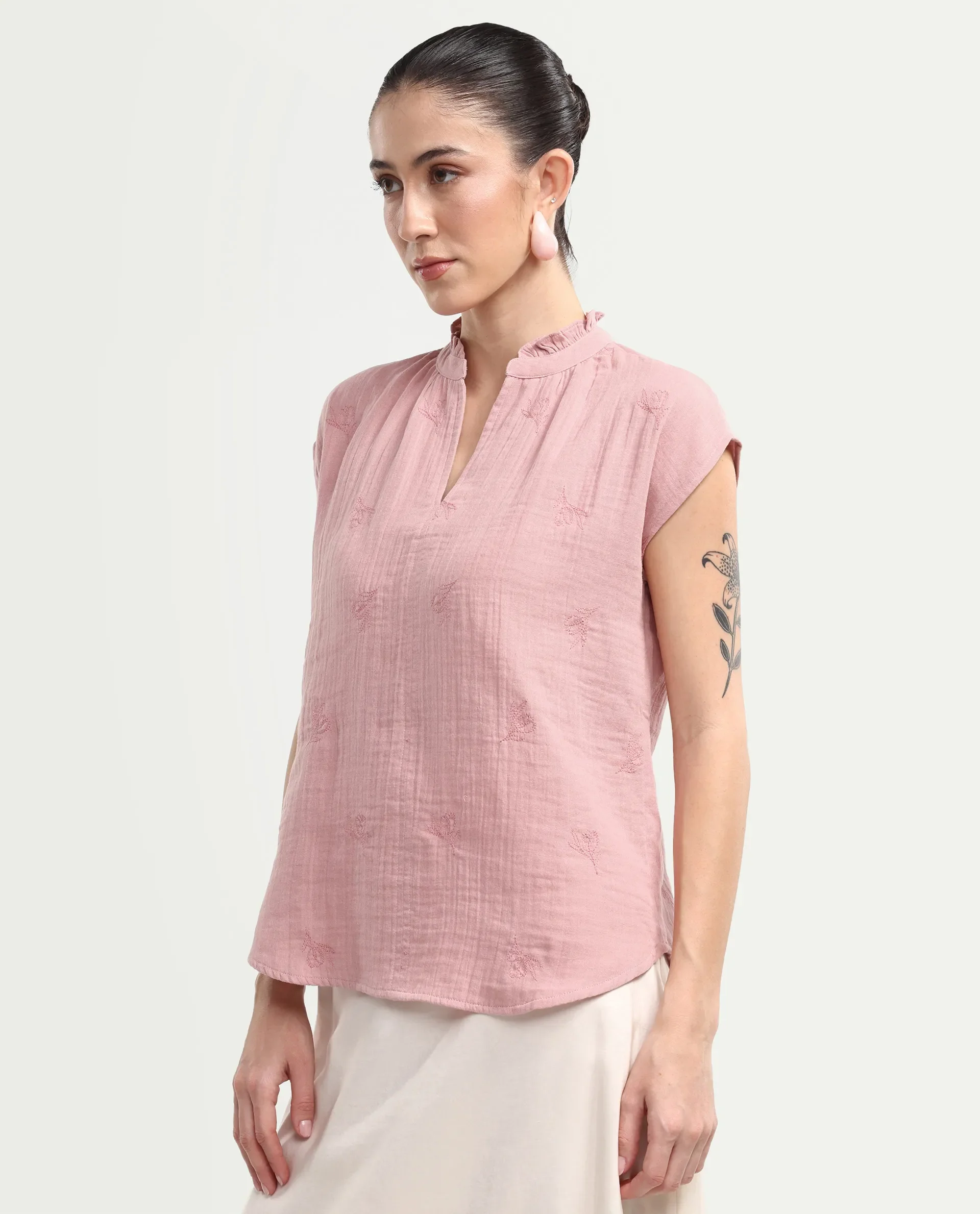 Rareism Women's Rudub Dusky Pink Cotton Ruffled Neck Regular Plain Top - Image 5