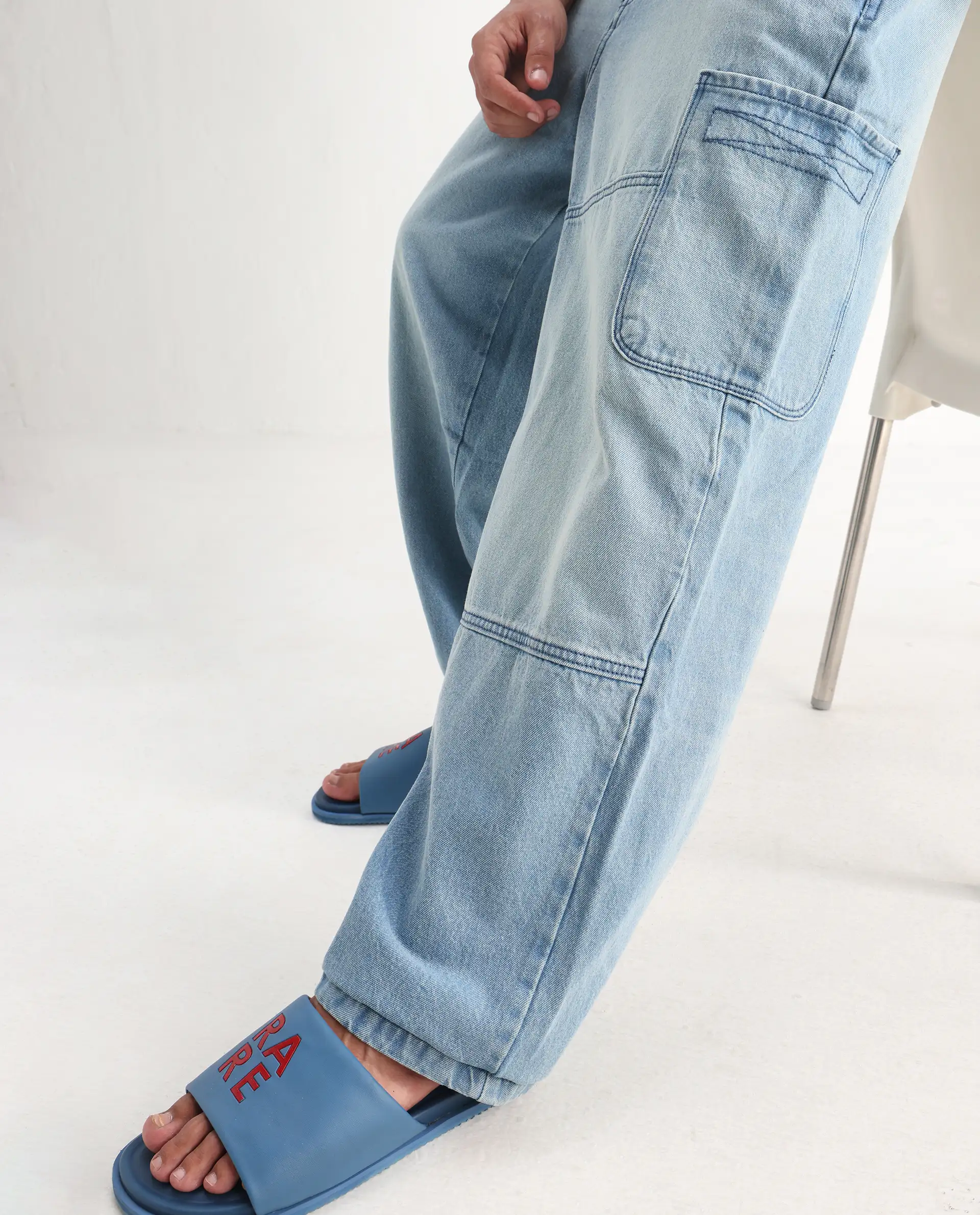 Rare Rabbit Men's Ruei Light Blue Cotton Plain Baggy Fit Jeans - Image 5