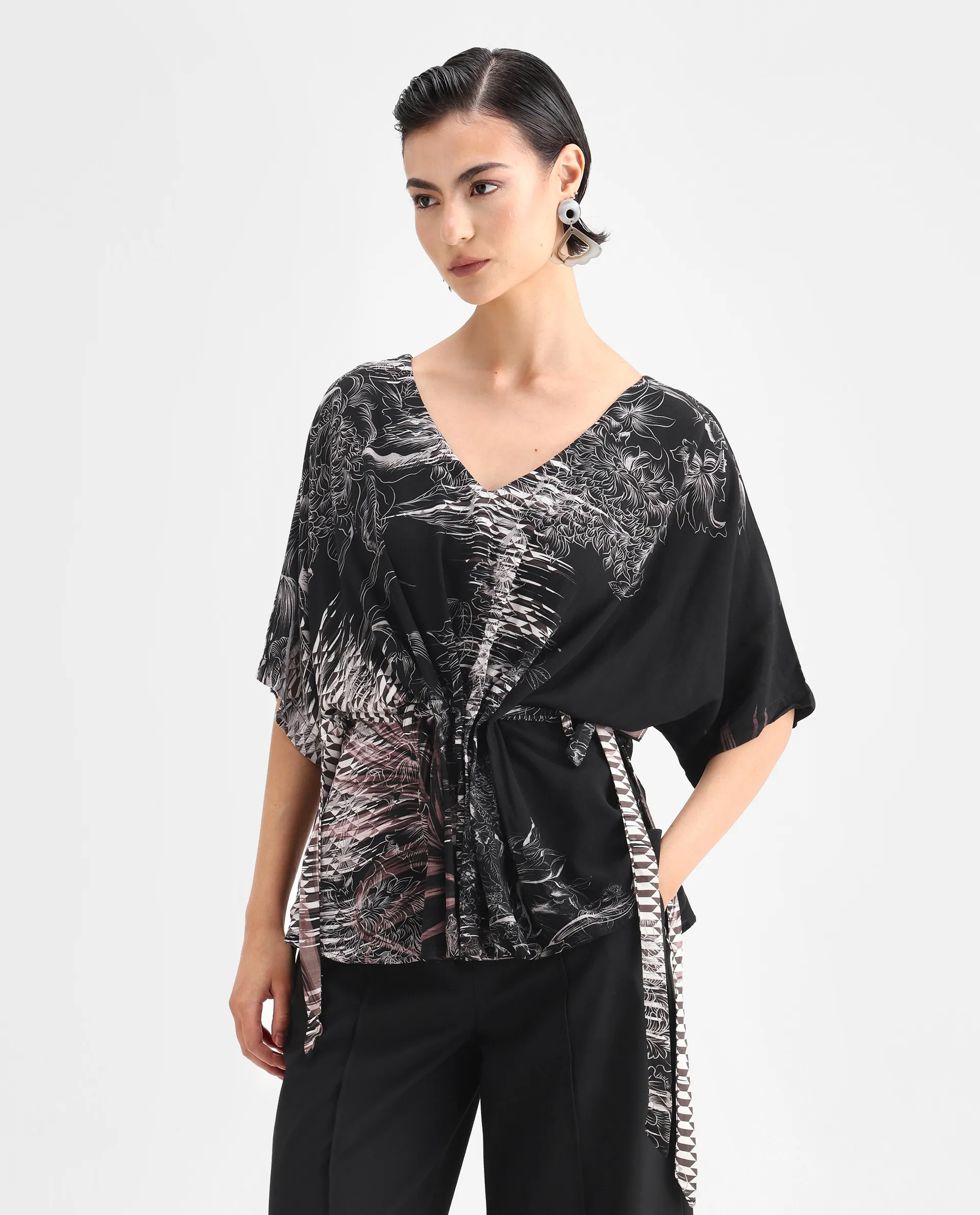 Rareism Women's Rufu Black Viscose Blend V-Neck Abstract Print Extended Sleeves Relaxed Fit Top - Image 3