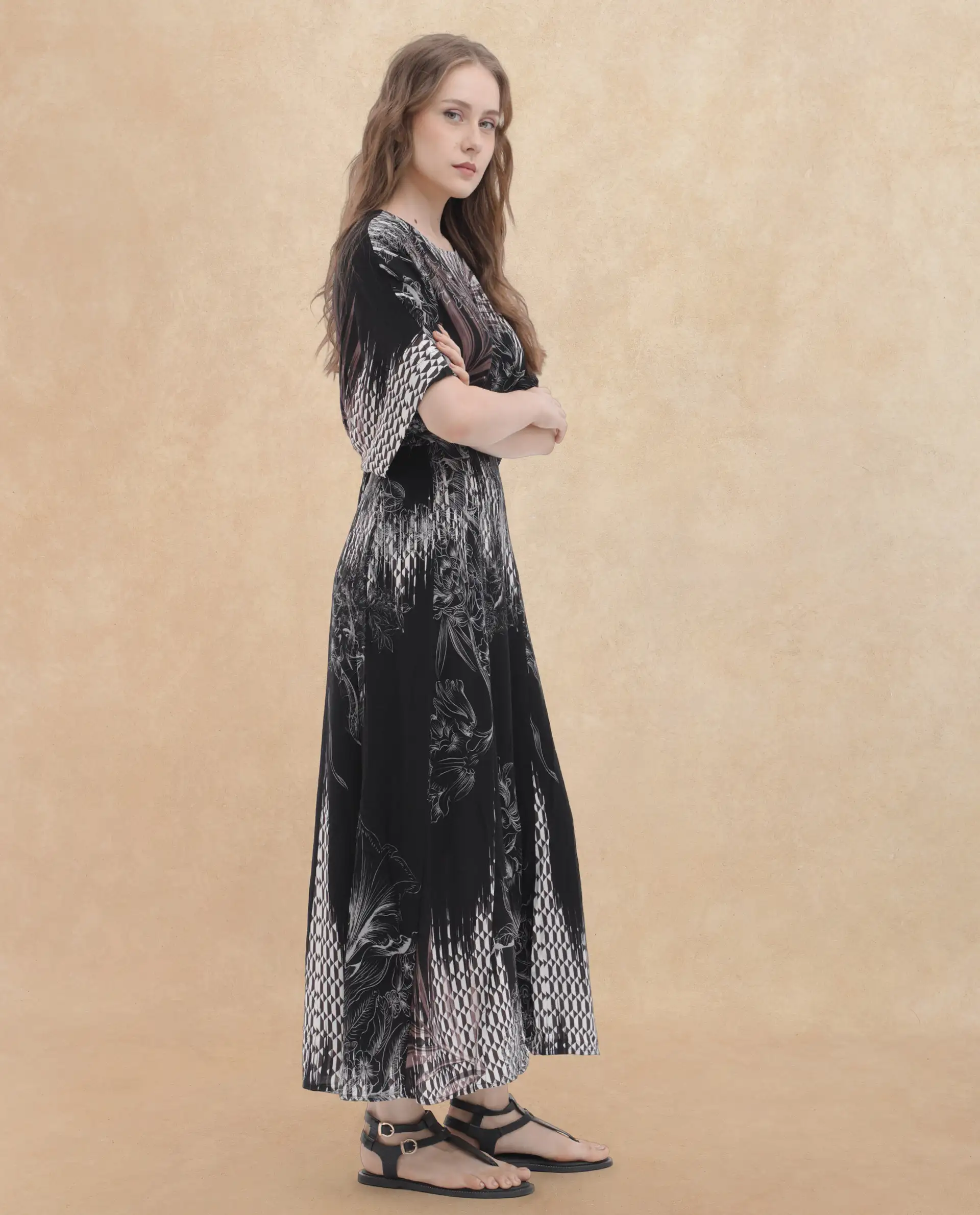 Rareism Women's Rufus Black Polyester Crew Neck Abstract Print Extended Sleeves Maxi Fit And Flare Dress - Image 5