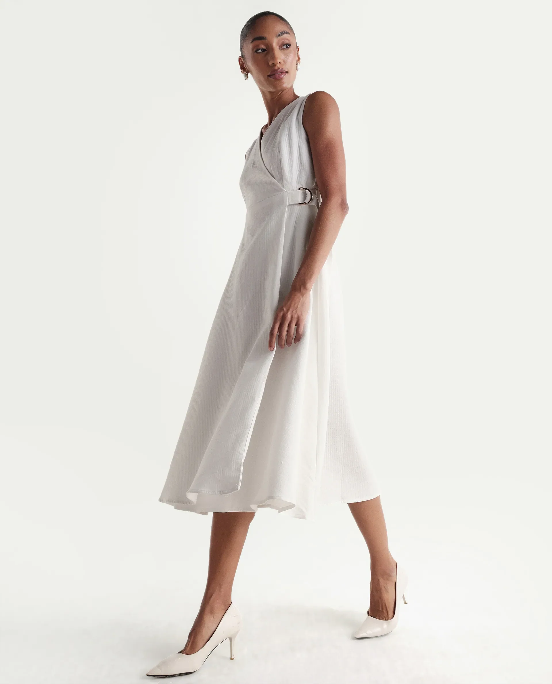 Rareism Women's Rulet Primary Beige Cotton Sleeveless V-Neck A-Line Plain Dress - Image 6