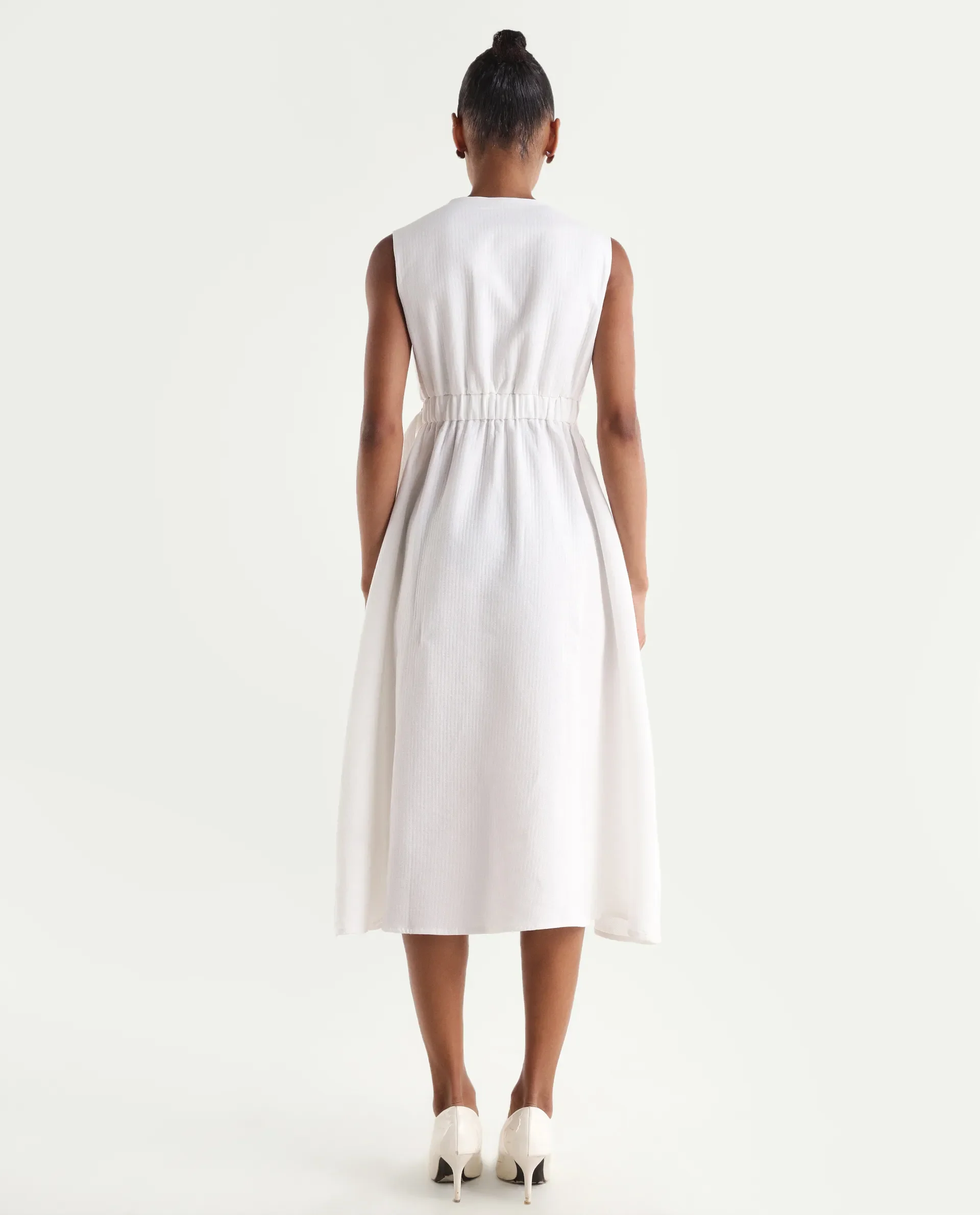 Rareism Women's Rulet Primary Beige Cotton Sleeveless V-Neck A-Line Plain Dress - Image 7