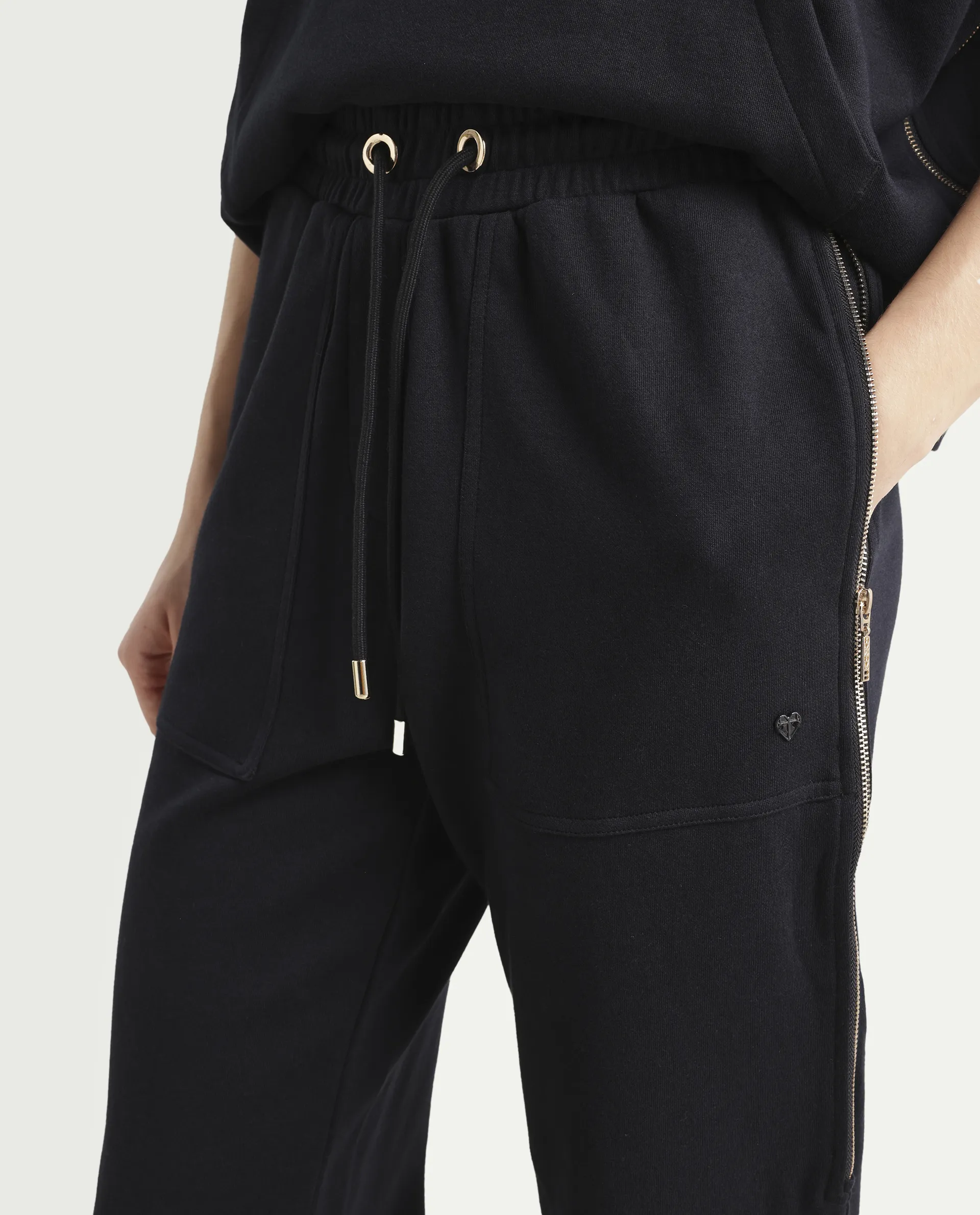 Rareism Women's Saints Black Cotton Blend Plain Ankle Length Regular Fit Track Pant - Image 4