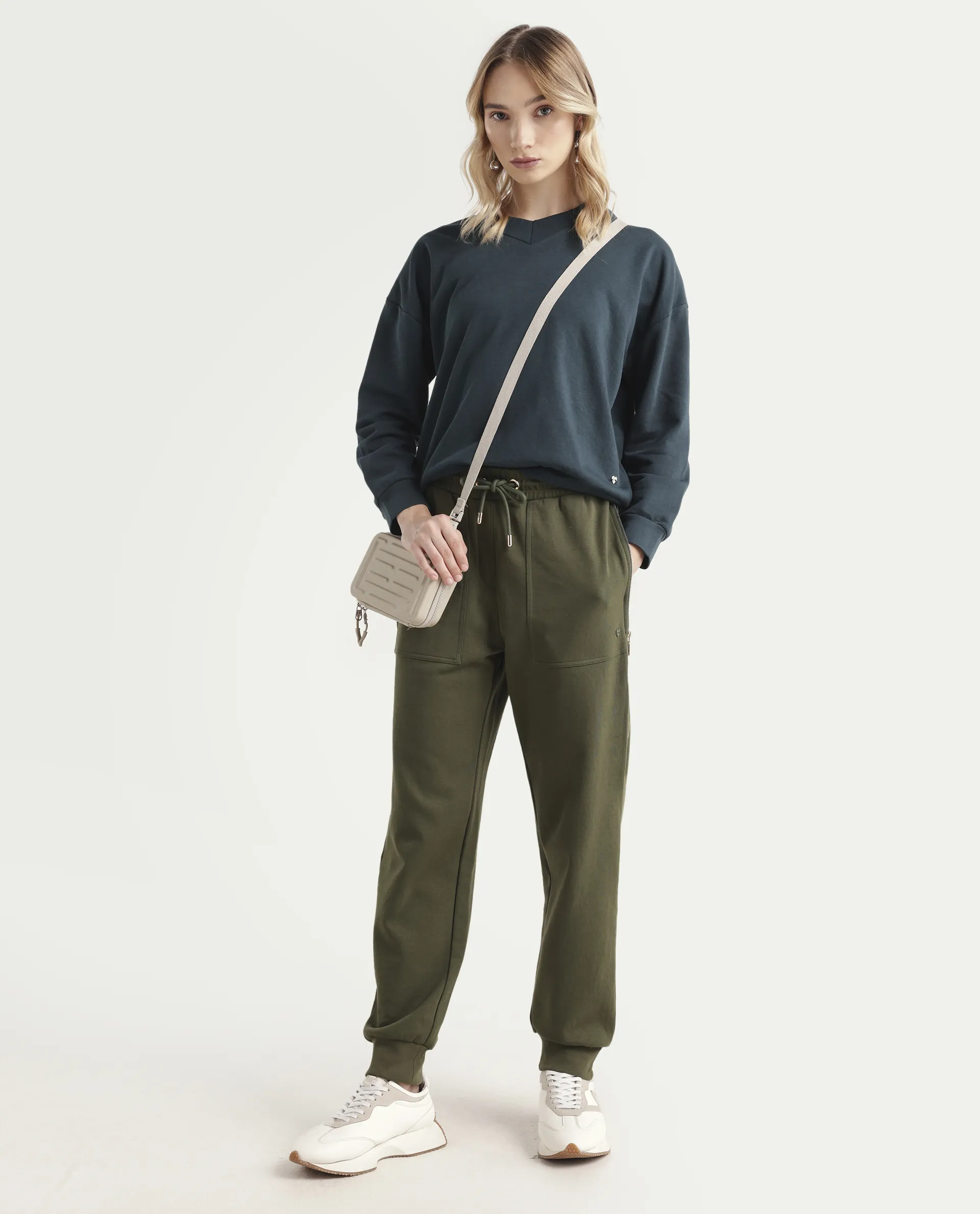Rareism Women's Saints Olive Cotton Blend Plain Ankle Length Regular Fit Track Pant - Image 2