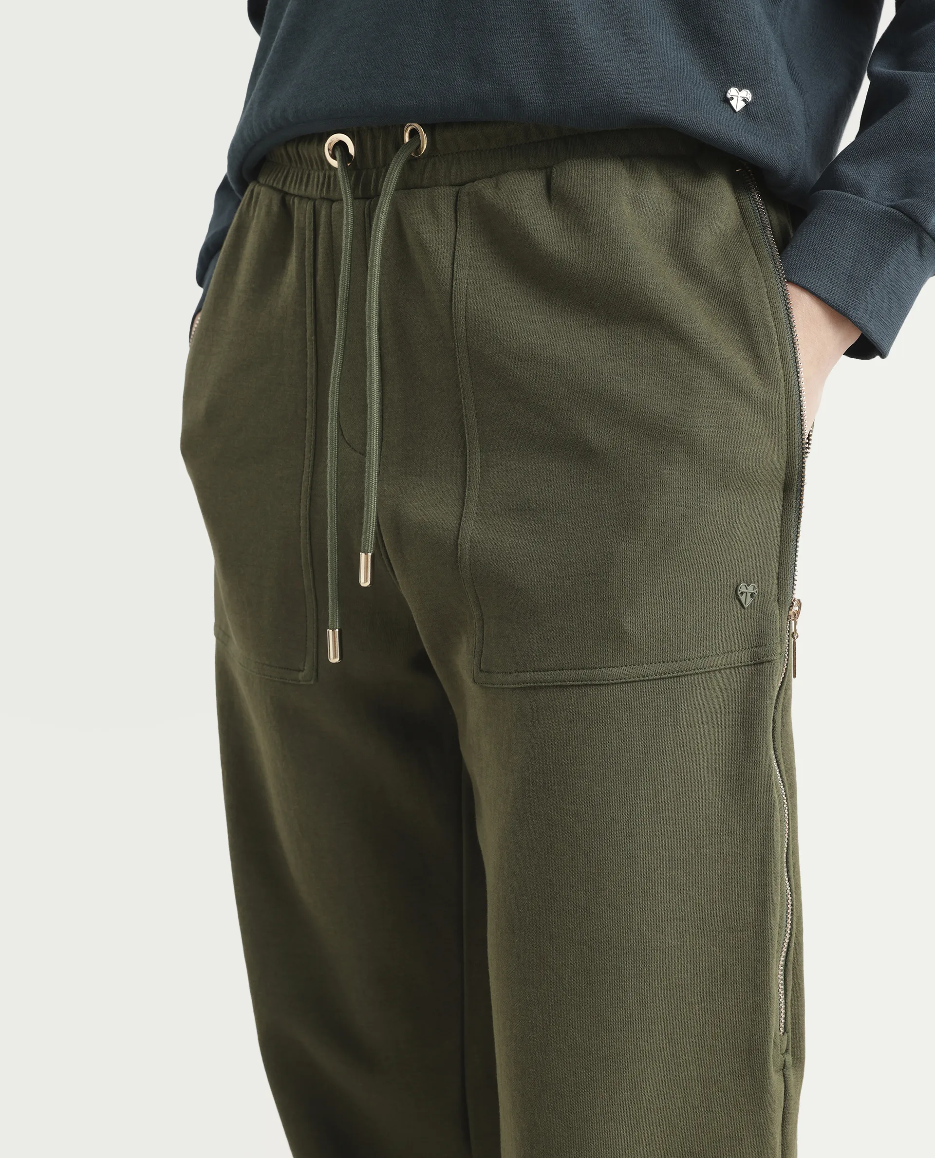Rareism Women's Saints Olive Cotton Blend Plain Ankle Length Regular Fit Track Pant - Image 4