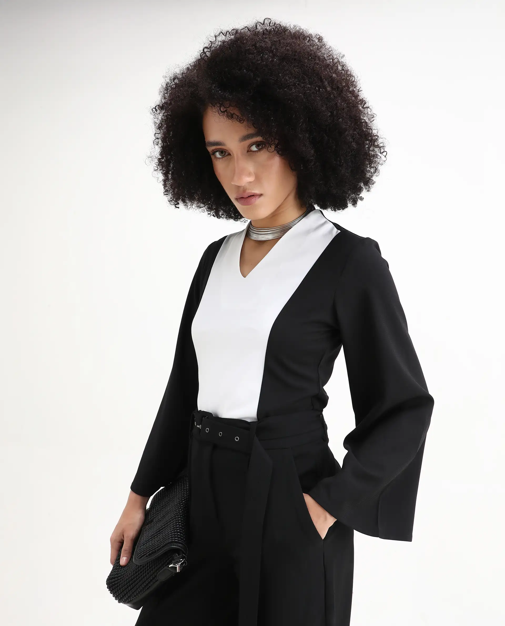Rareism Women's Sanchiyi Black Twill V-Neck Color Block Regular Fitted Top