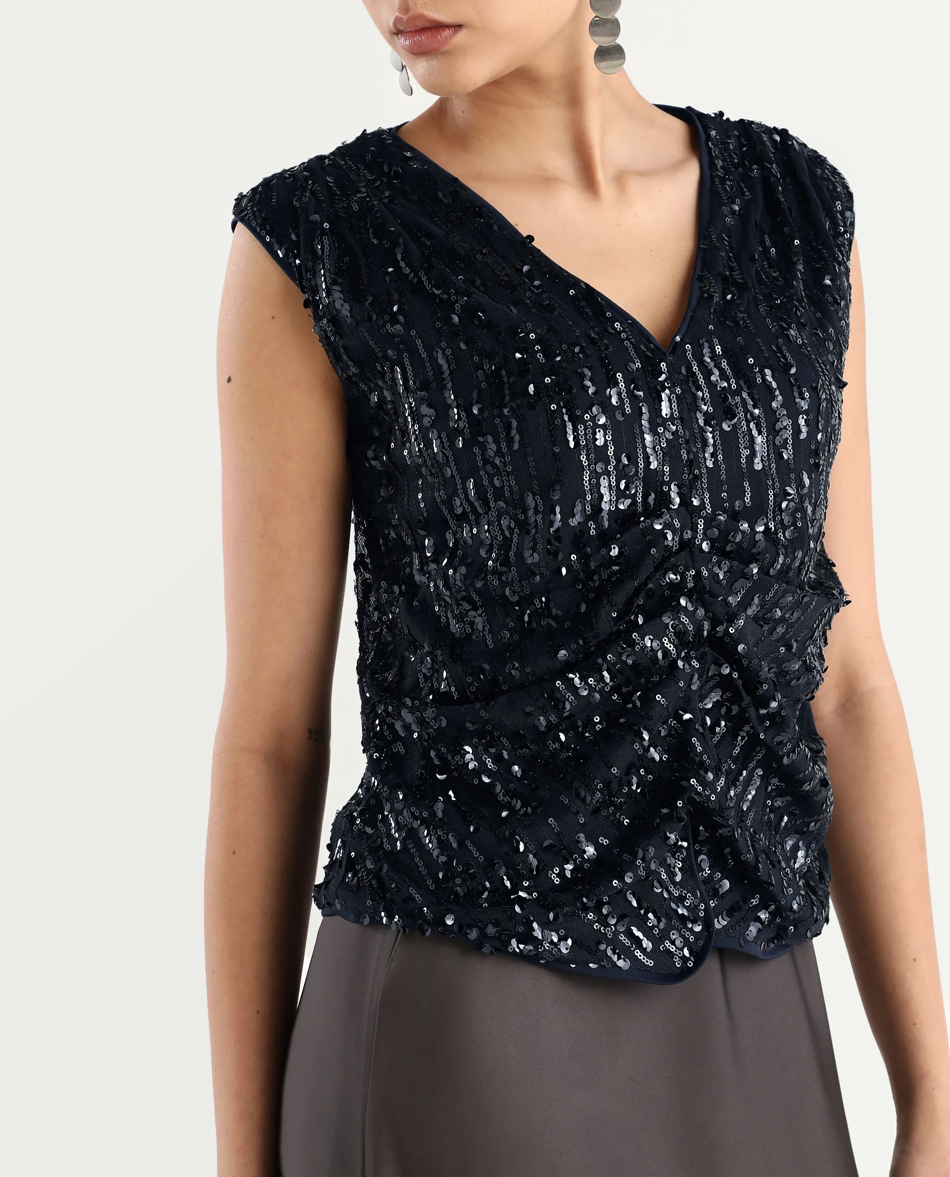 Rareism Women's Saot Metallic Navy Knit V-Neck Plain Sleeveless Regular Fitted Top - Image 4