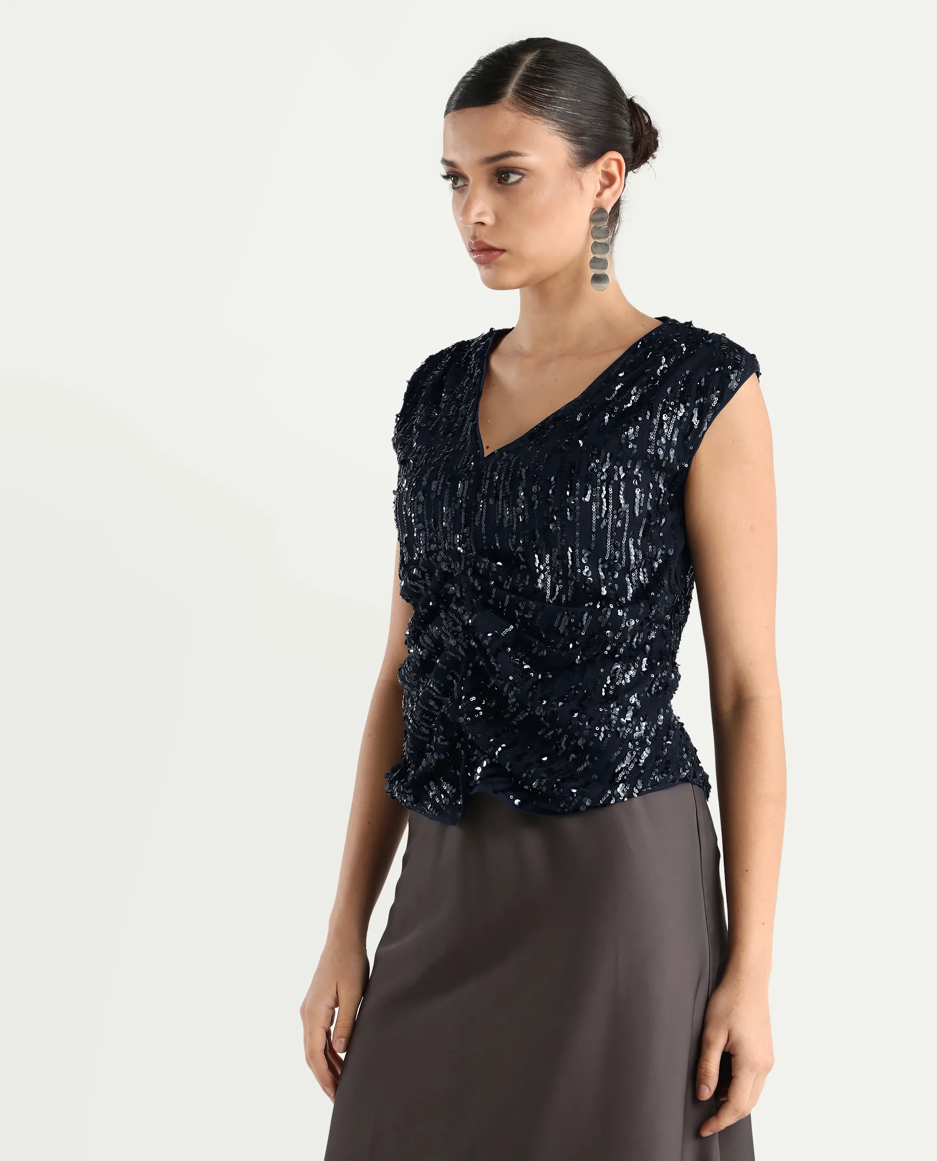 Rareism Women's Saot Metallic Navy Knit V-Neck Plain Sleeveless Regular Fitted Top - Image 5