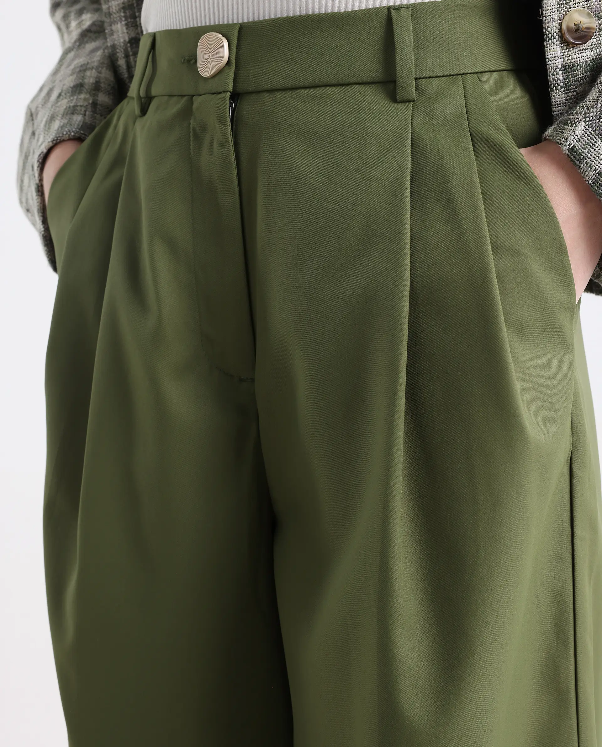 Rareism Women's Sarin Olive Polyester Blend Plain Ankle Length Wide Trouser - Image 4