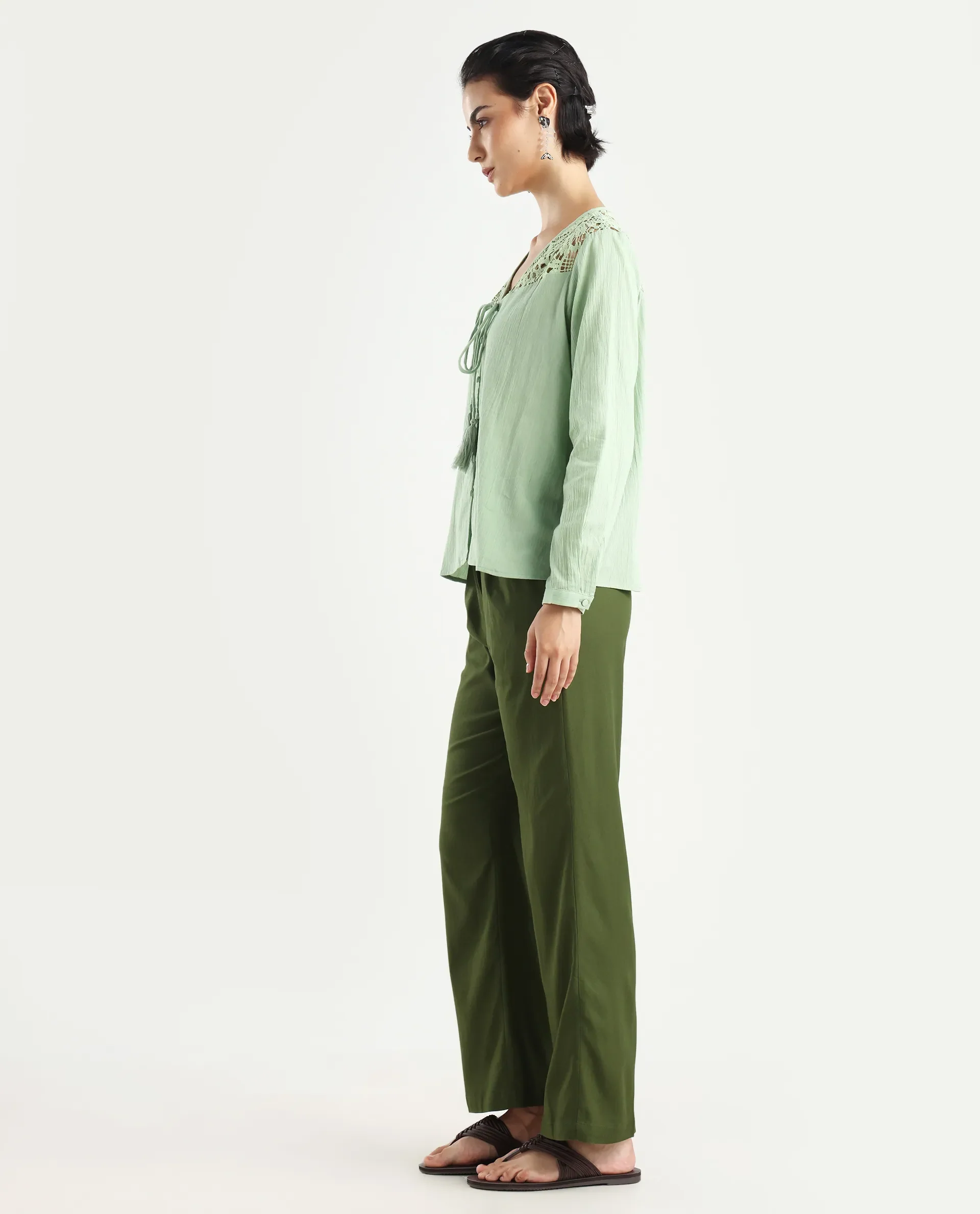 Rareism Women's Seanpo Olive Polyester Plain Ankle Length Wide Trouser - Image 5