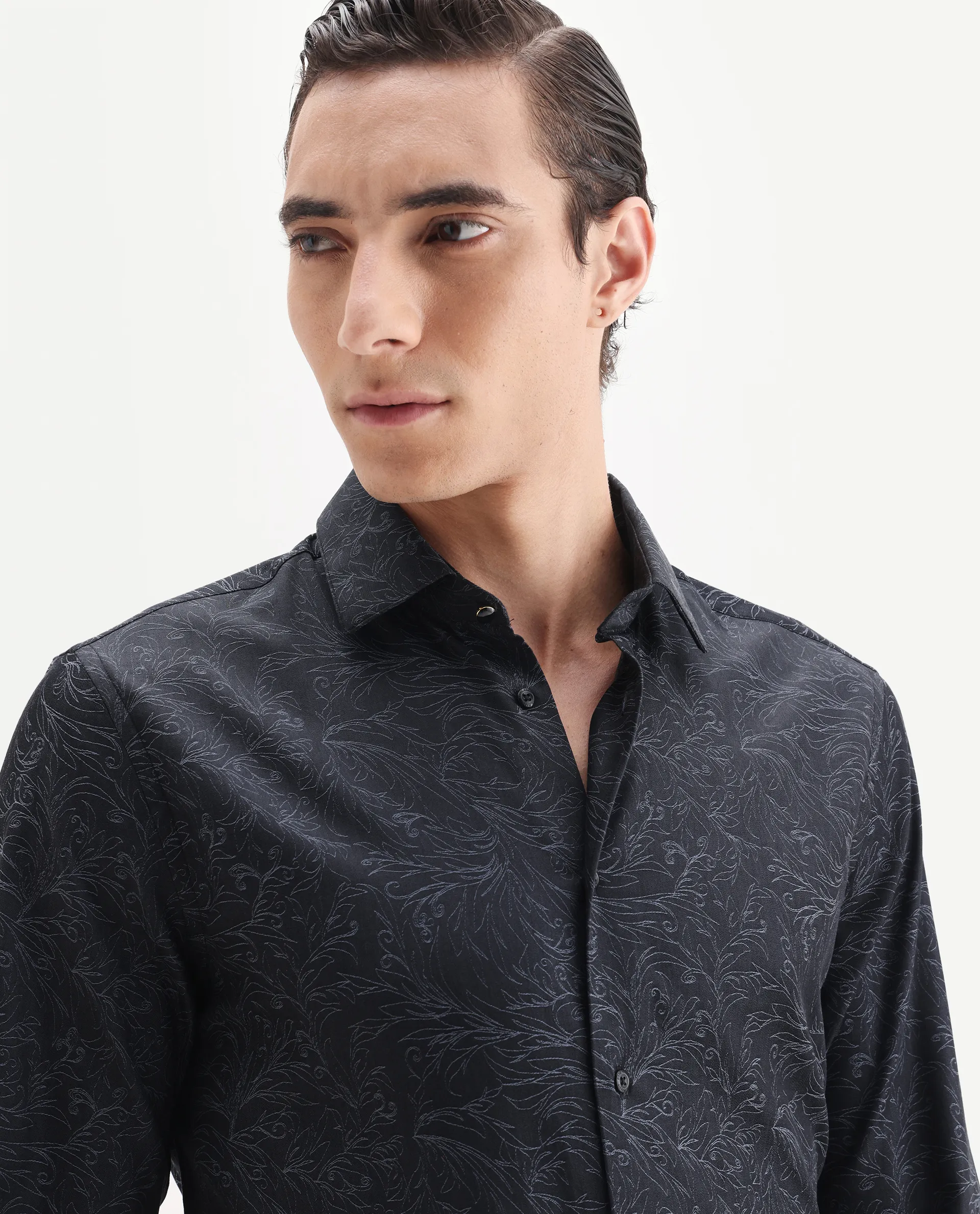 Rare Rabbit Men's Seld Dusky Purple Cotton Blend Spread Collar Regular Fit Jacquard Shirt - Image 3