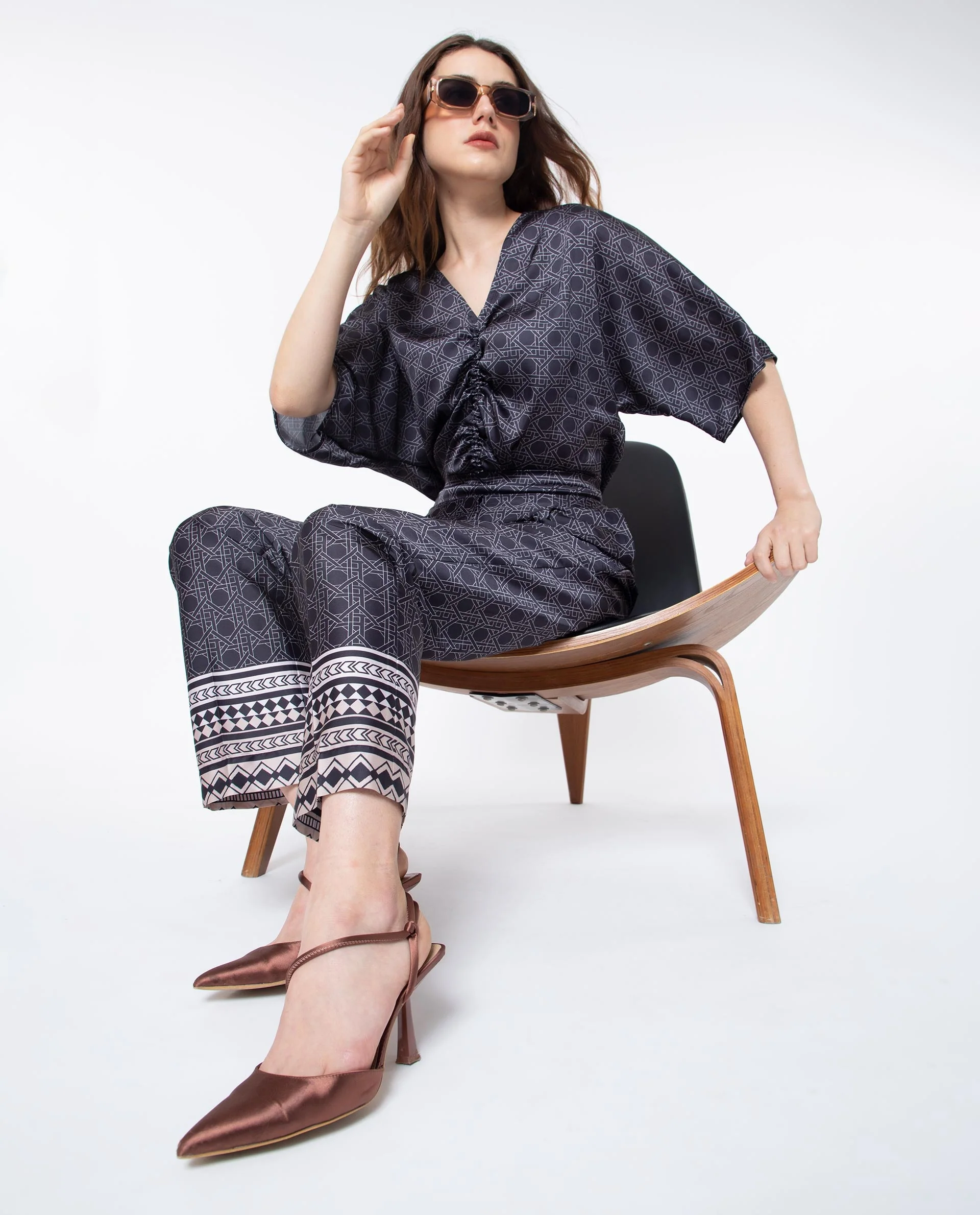 Rareism Women's Sepiat Dark Black Polyester Geometric Print Ankle Length Relaxed Fit Trouser - Image 6