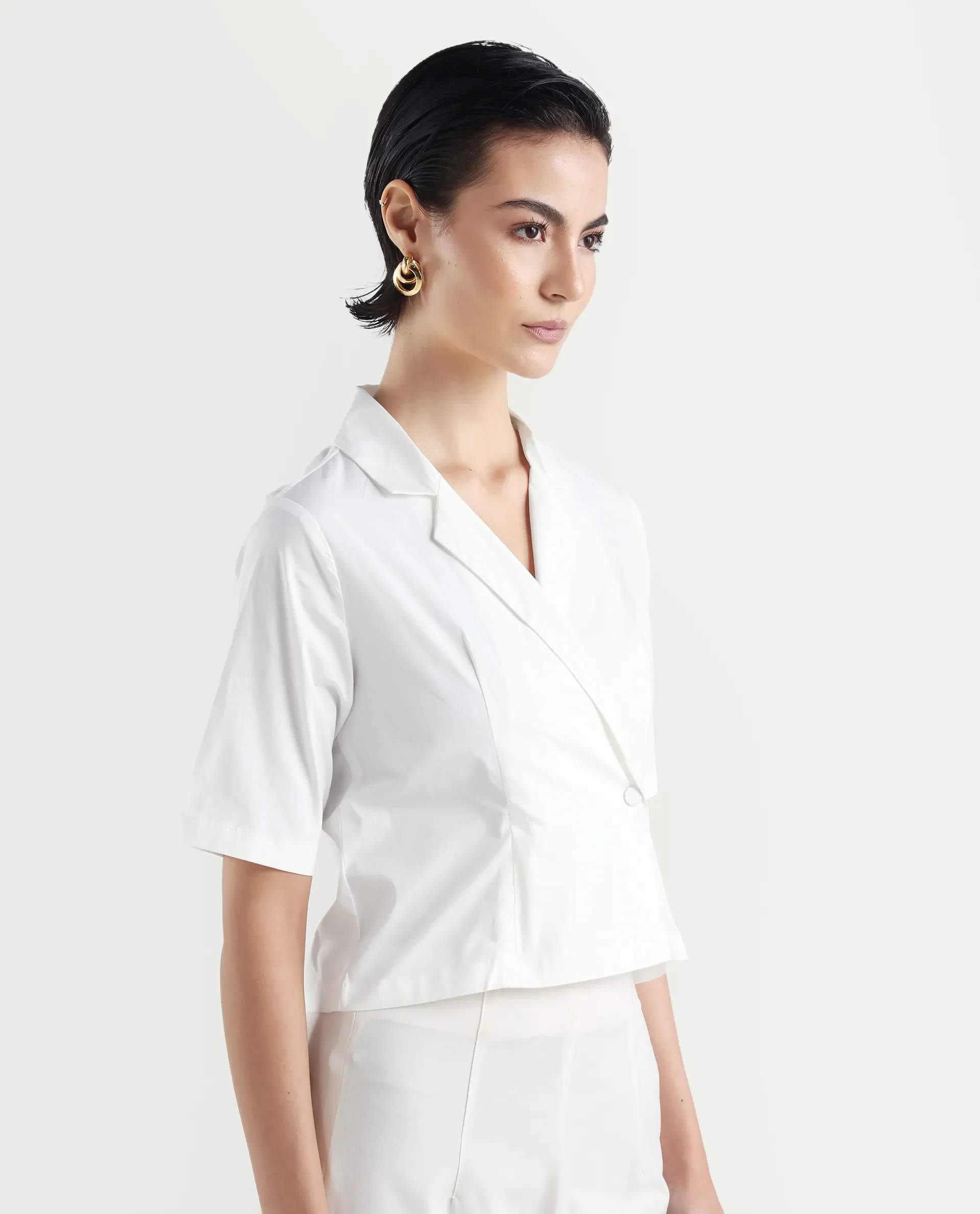 Rareism Women's Seui White Cotton Blend Lapel Neck Plain Crop Boxy Fit Top - Image 6