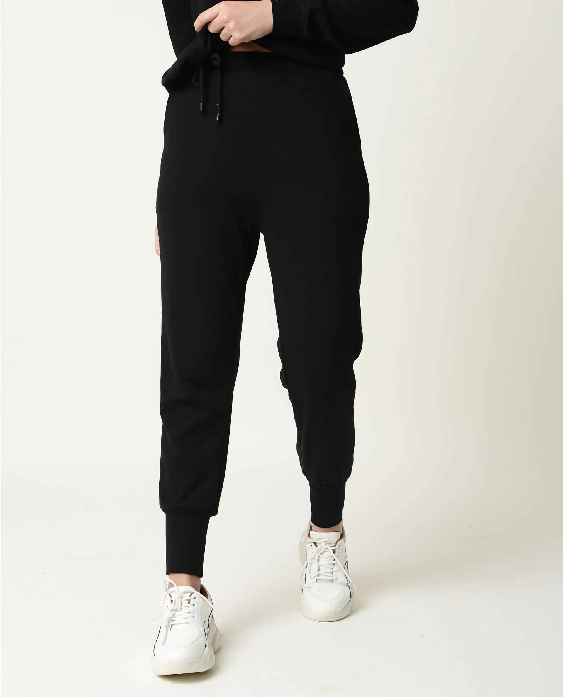 Rareism Women's Simp-1 Black Polyester Blend Plain Ankle Length Regular Fit Track Pant - Image 2