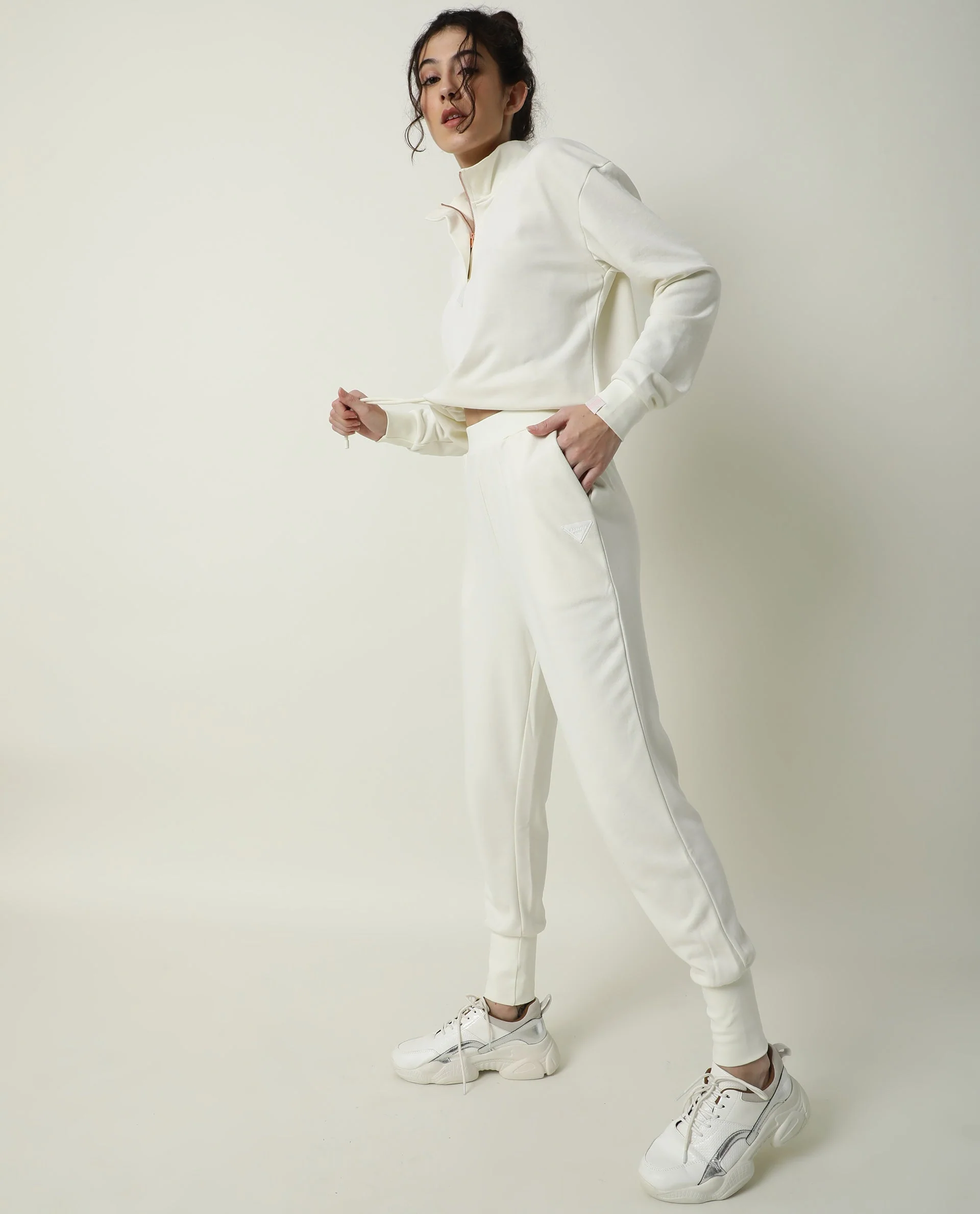 Rareism Women's Simp-1 Offwhite Polyester Blend Plain Ankle Length Tailored Track Pant
