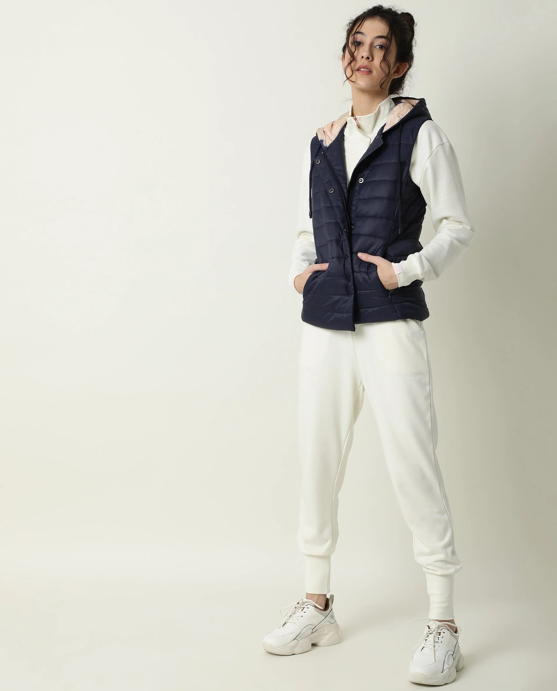 Rareism Women's Simp-1 Offwhite Polyester Blend Plain Ankle Length Tailored Track Pant - Image 2