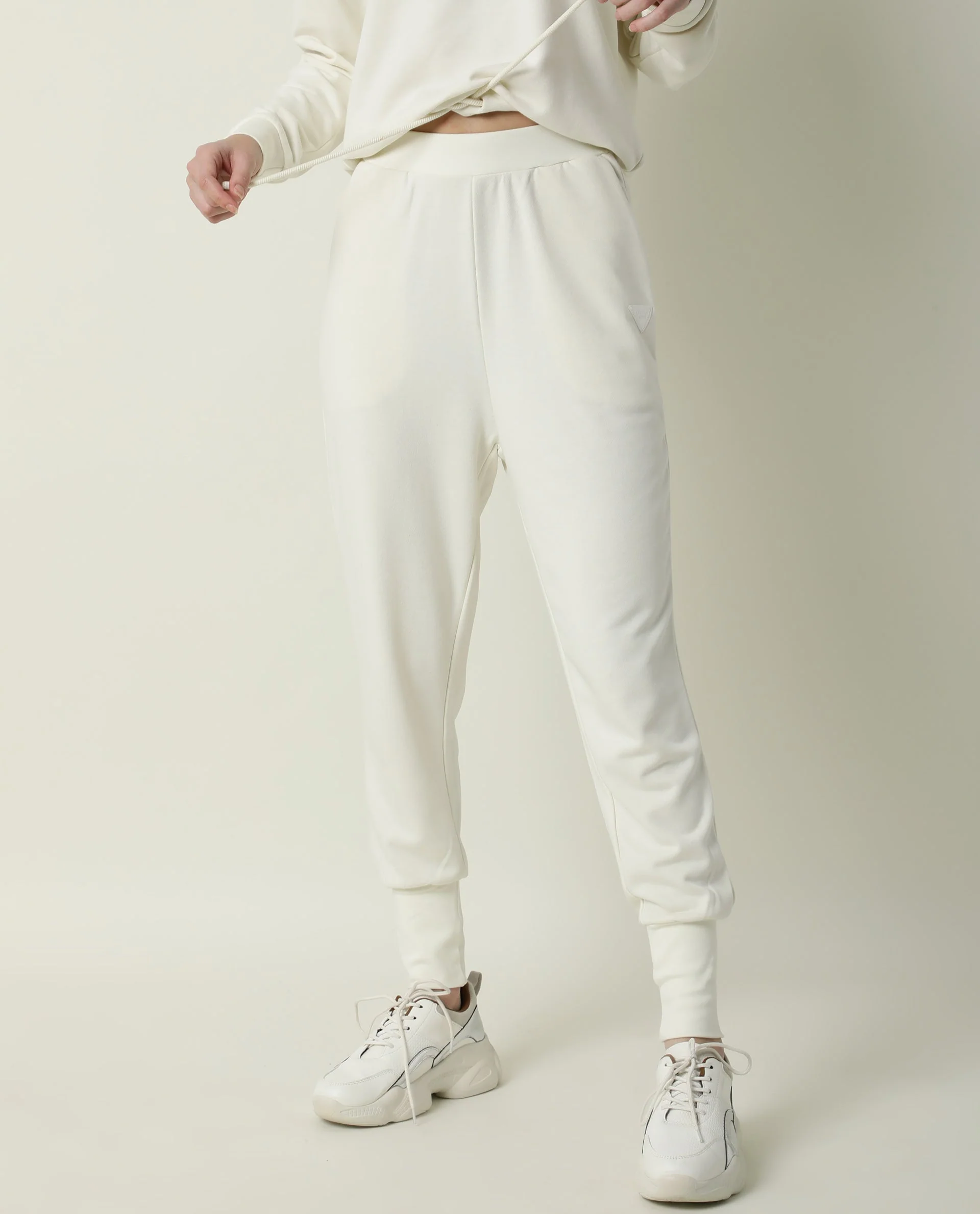Rareism Women's Simp-1 Offwhite Polyester Blend Plain Ankle Length Tailored Track Pant - Image 4