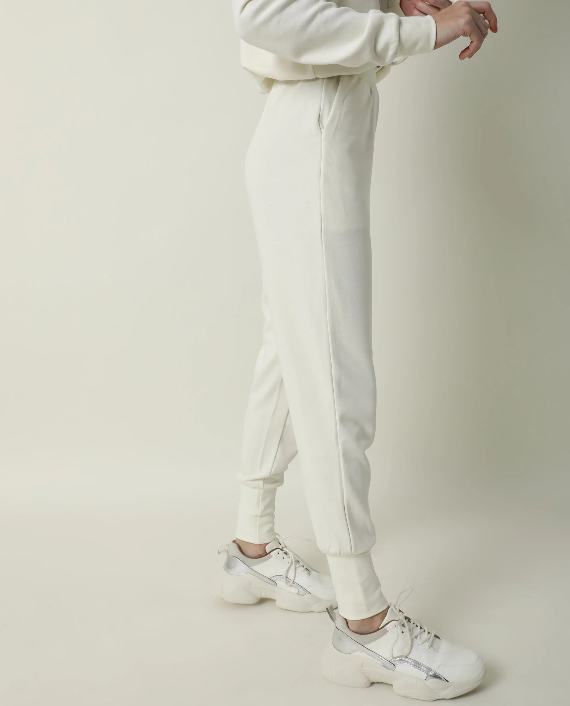 Rareism Women's Simp-1 Offwhite Polyester Blend Plain Ankle Length Tailored Track Pant - Image 6