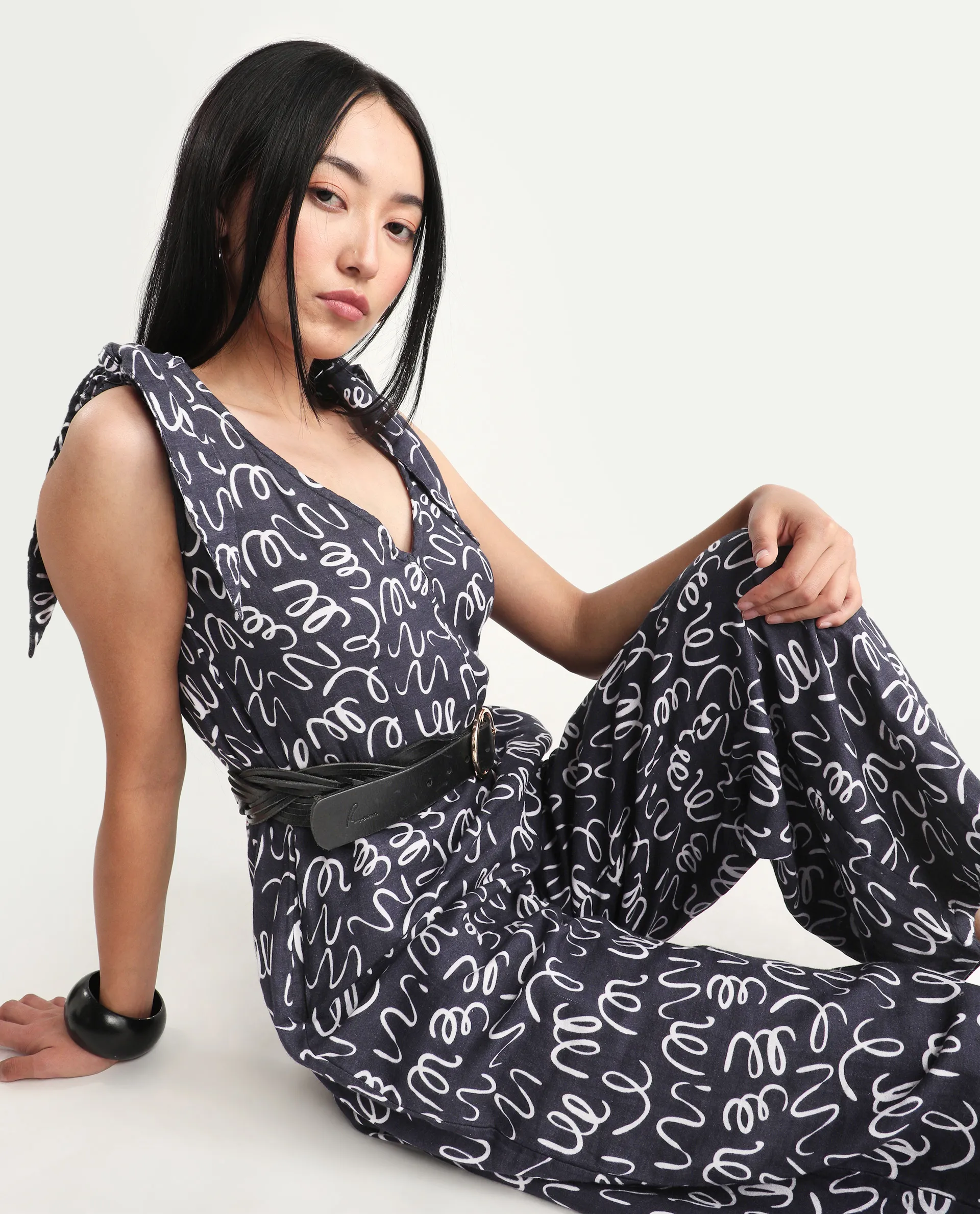 Rareism Women's Skoda Black Cotton V-Neck Abstract Print Shoulder Strap Ankle Length Tailored Jumpsuit - Image 3
