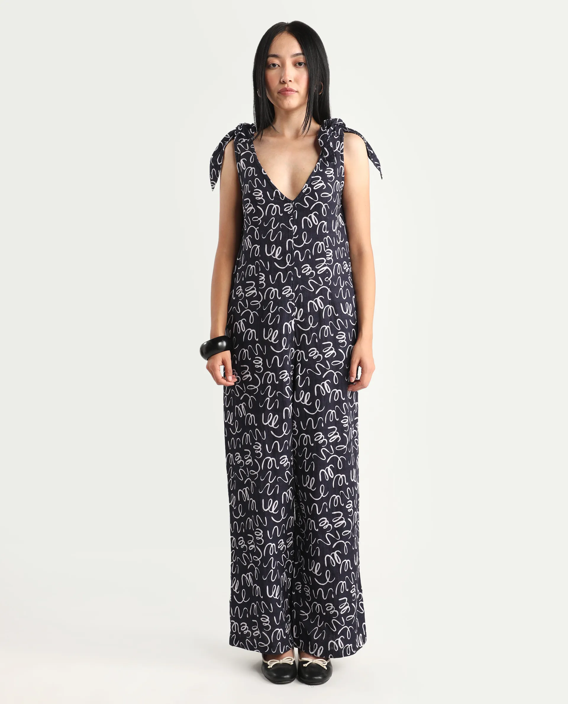 Rareism Women's Skoda Black Cotton V-Neck Abstract Print Shoulder Strap Ankle Length Tailored Jumpsuit - Image 4