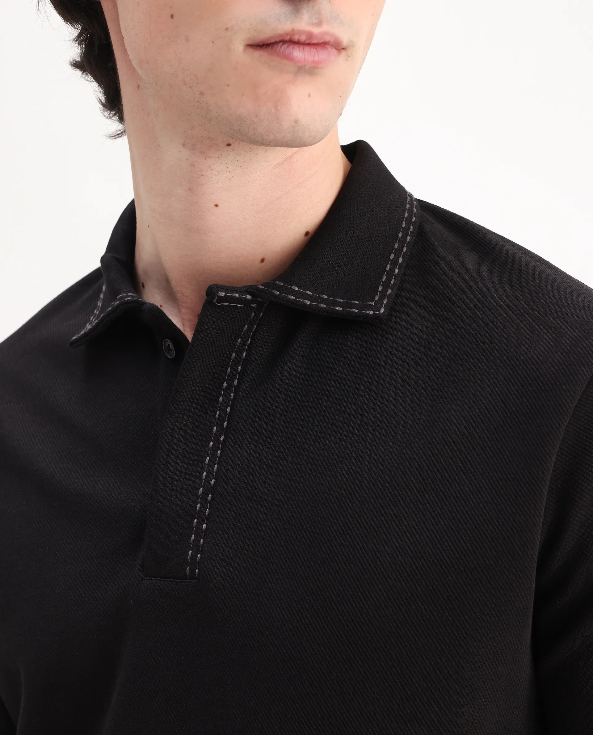 Rare Rabbit Men's Skowl Black Polyester Blend Plain Regular Fit Half Sleeve Polo - Image 4