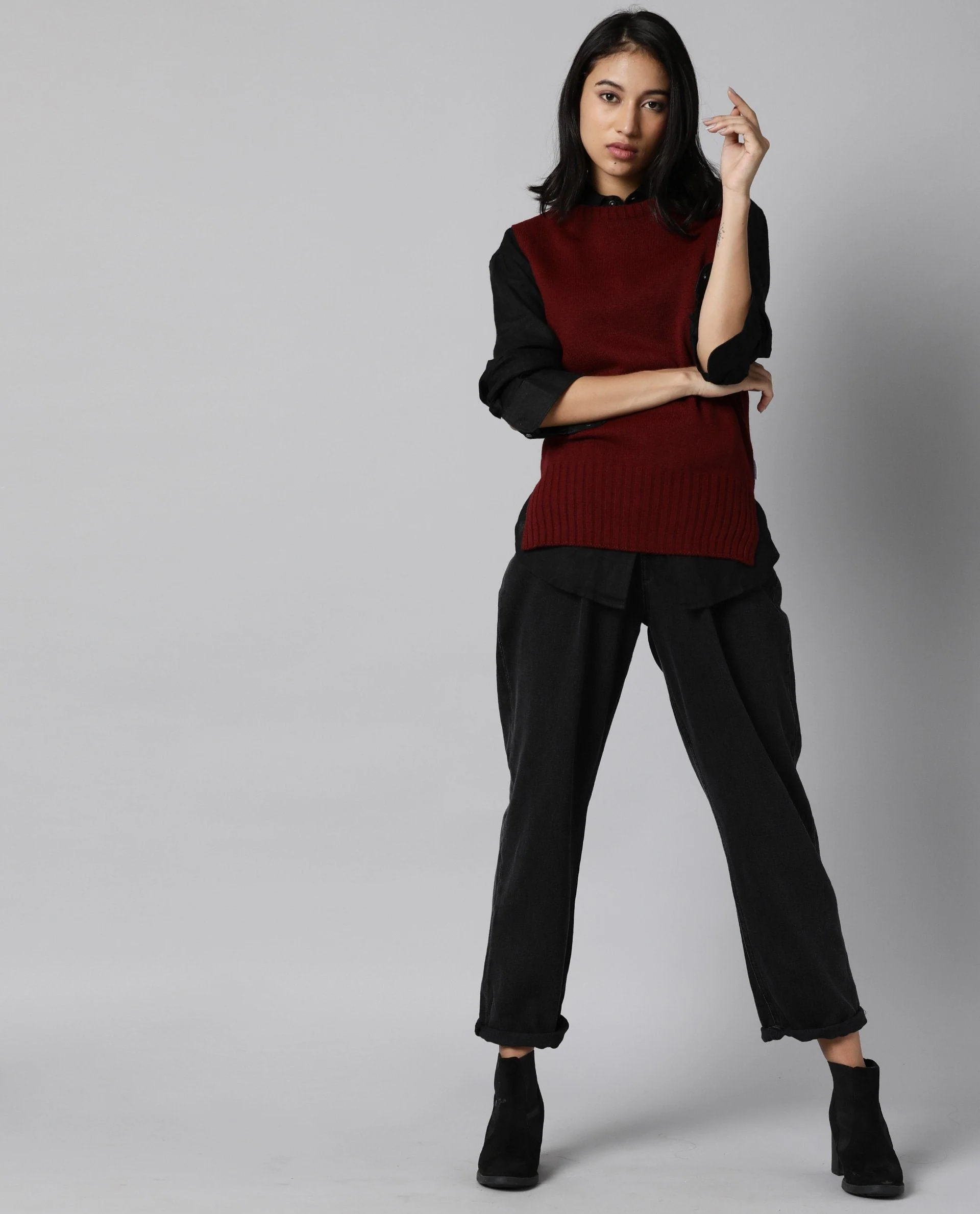 Rareism Women Sleek Red Sweater Sleeveless - Image 2