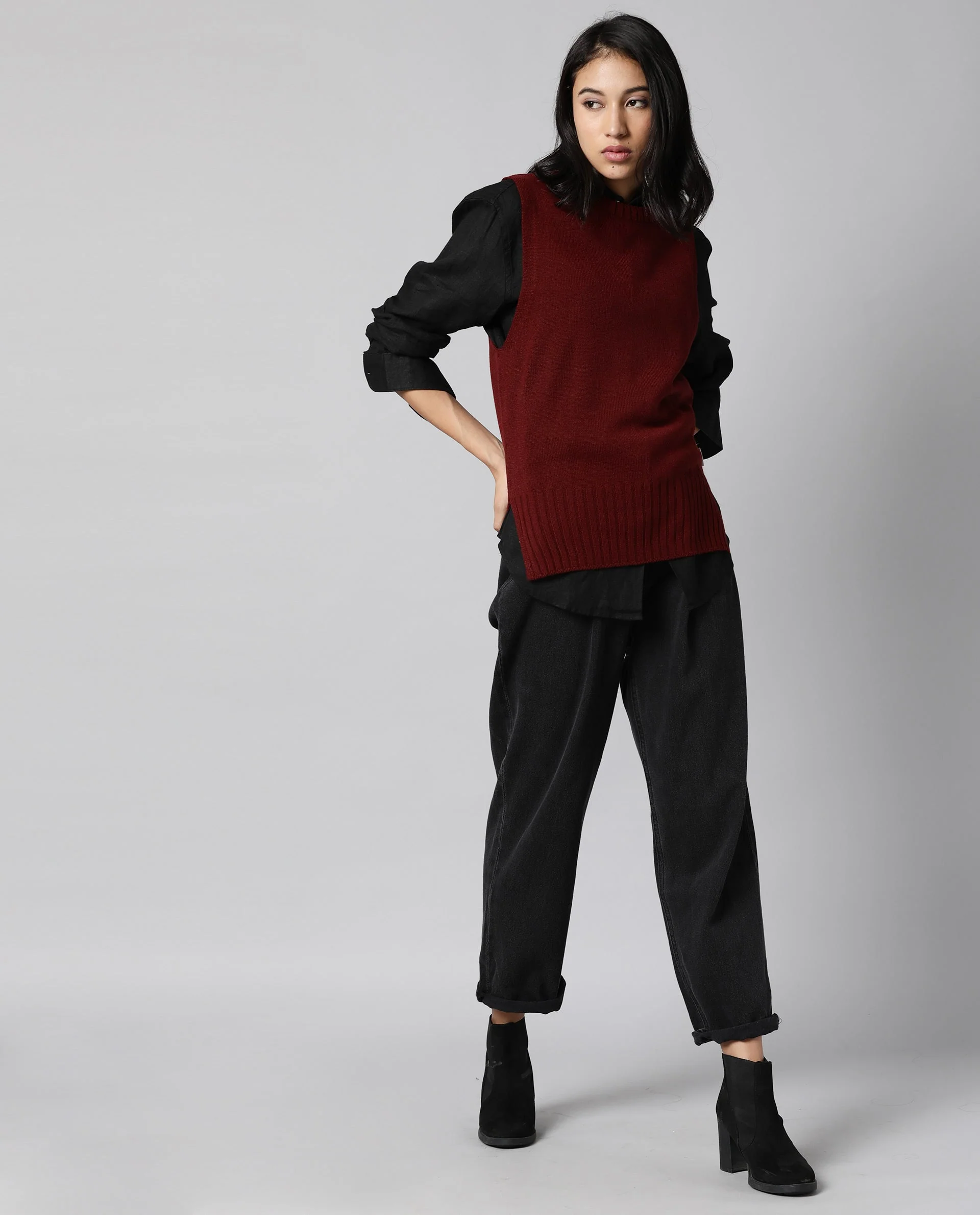 Rareism Women Sleek Red Sweater Sleeveless - Image 5