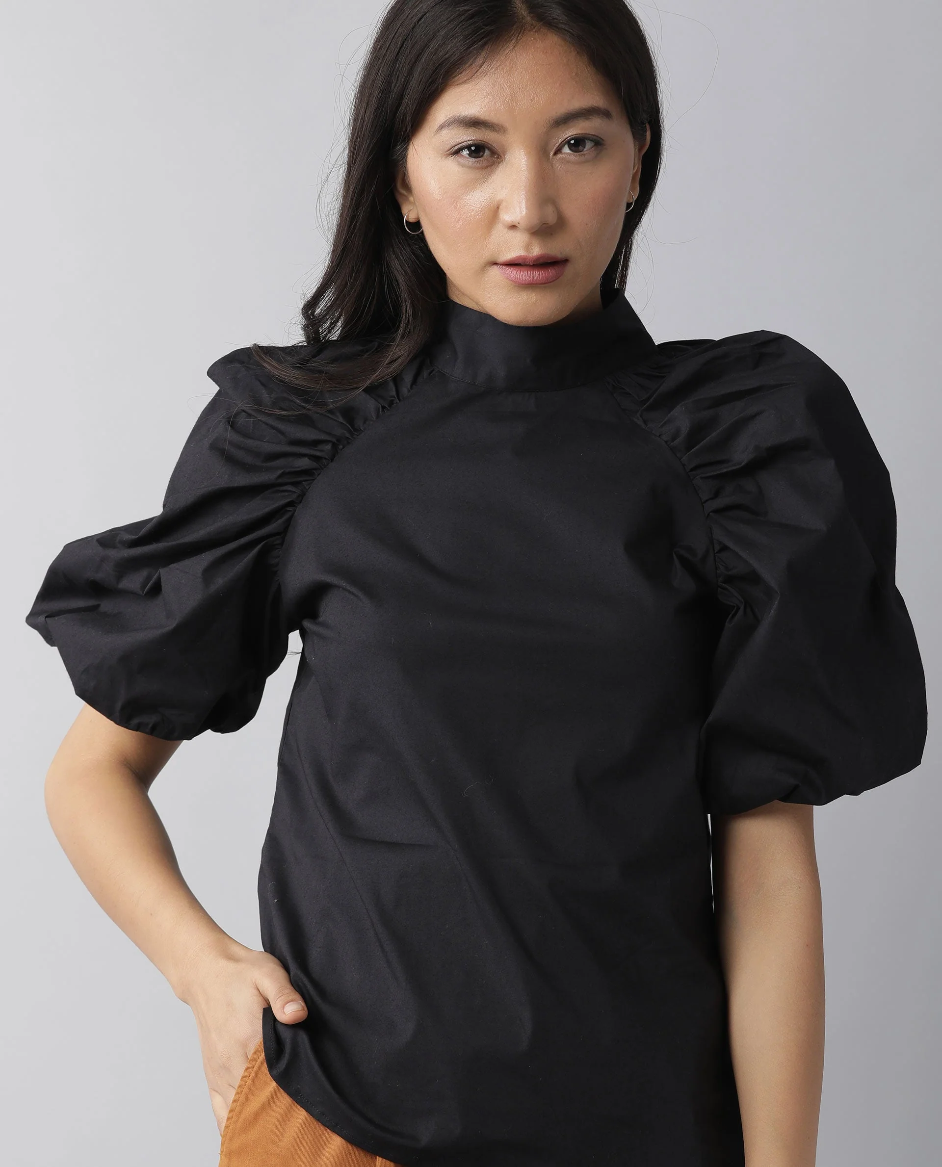 Rareism Women's Slosh Black Cotton Blend Sweetheart Neck Plain Puff Sleeves Regular Fit Top - Image 3