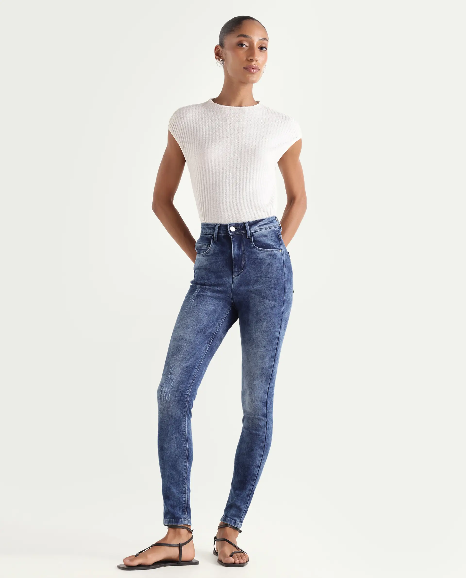 Rareism Women's Snowtail Blue Cotton Blend Plain Ankle Length Slim Fit Jeans - Image 2