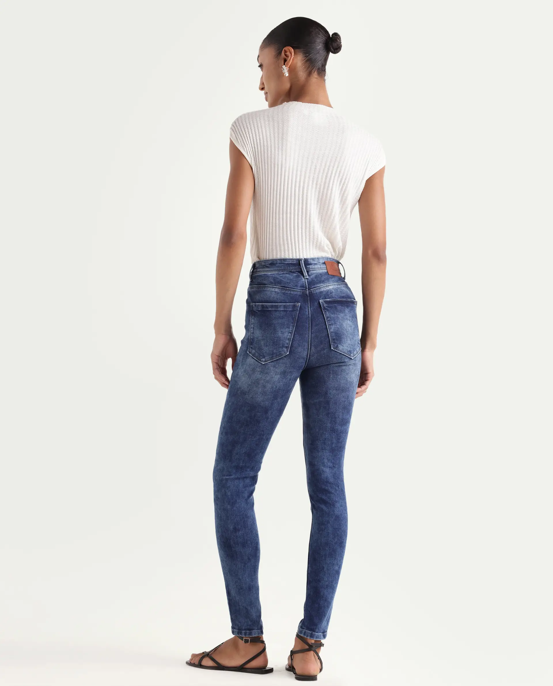 Rareism Women's Snowtail Blue Cotton Blend Plain Ankle Length Slim Fit Jeans - Image 6