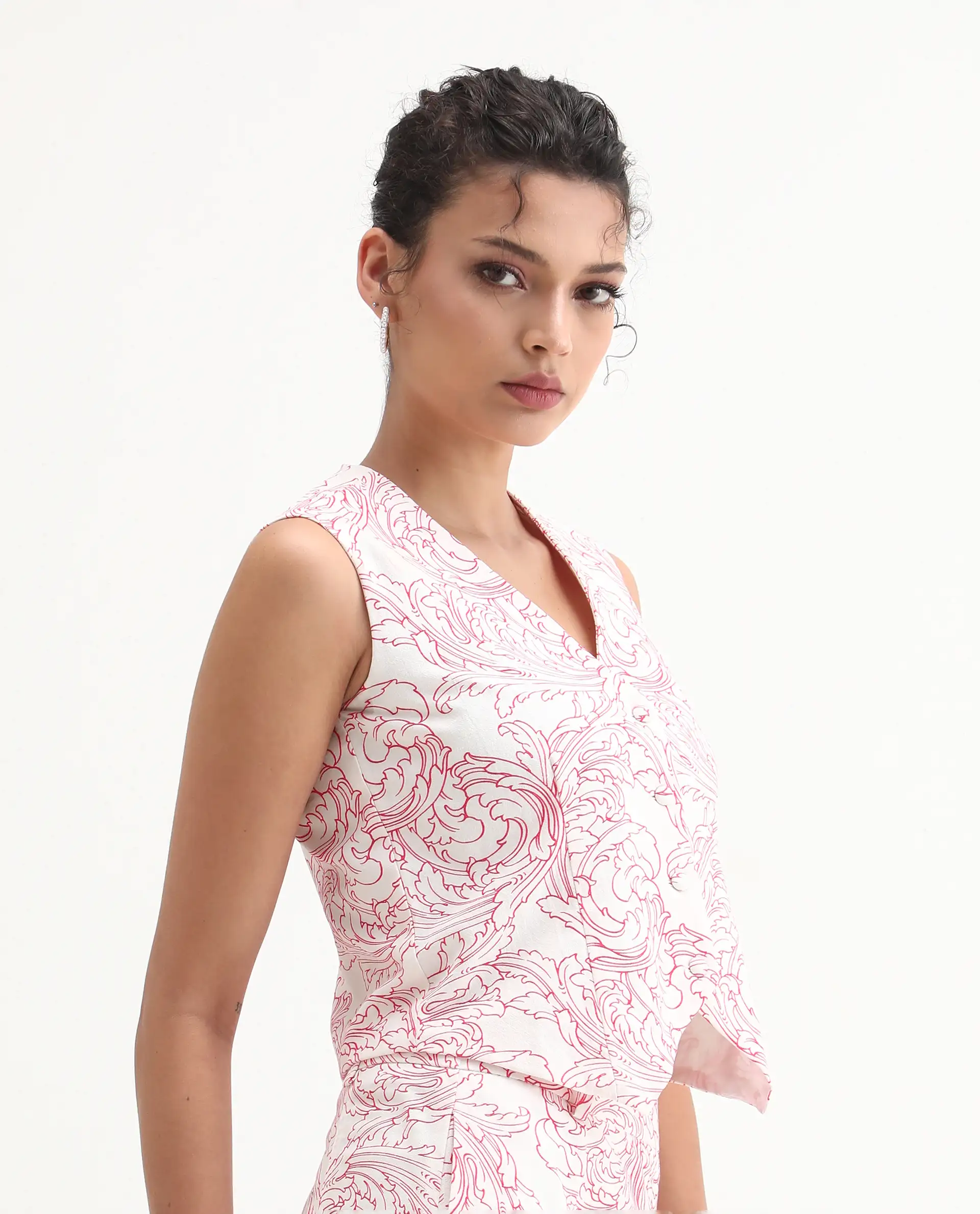 Rareism Women's Somnos T White Cotton V-Neck Abstract Print Sleeveless Regular Fit Top - Image 6