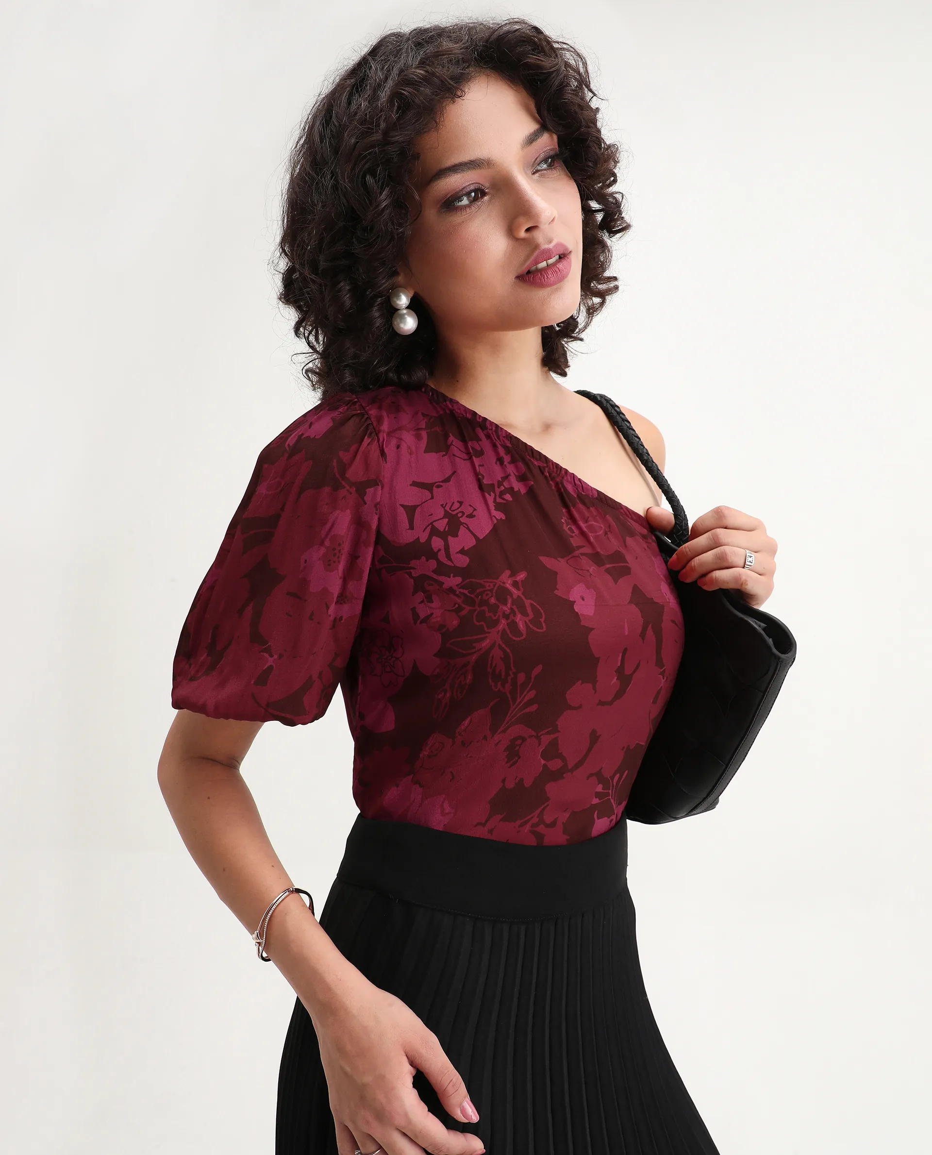 Rareism Women's Somray Red Polyester One Shoulder Floral Print One Shoulder Regular Fit Top - Image 8