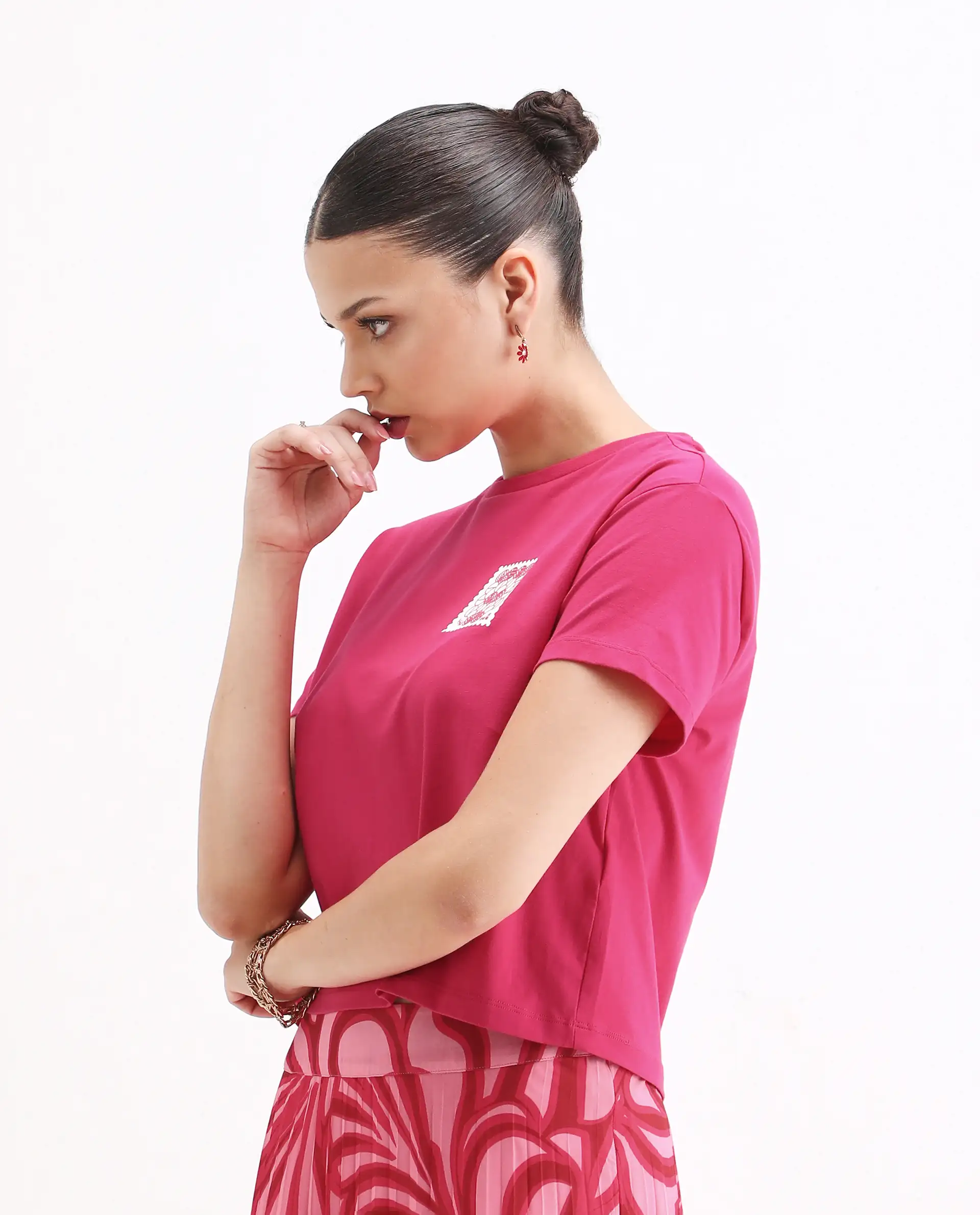Rareism Women's Somrey Pink Cotton Blend Crew Neck Graphic Print Crop Regular Fit T-Shirt - Image 5