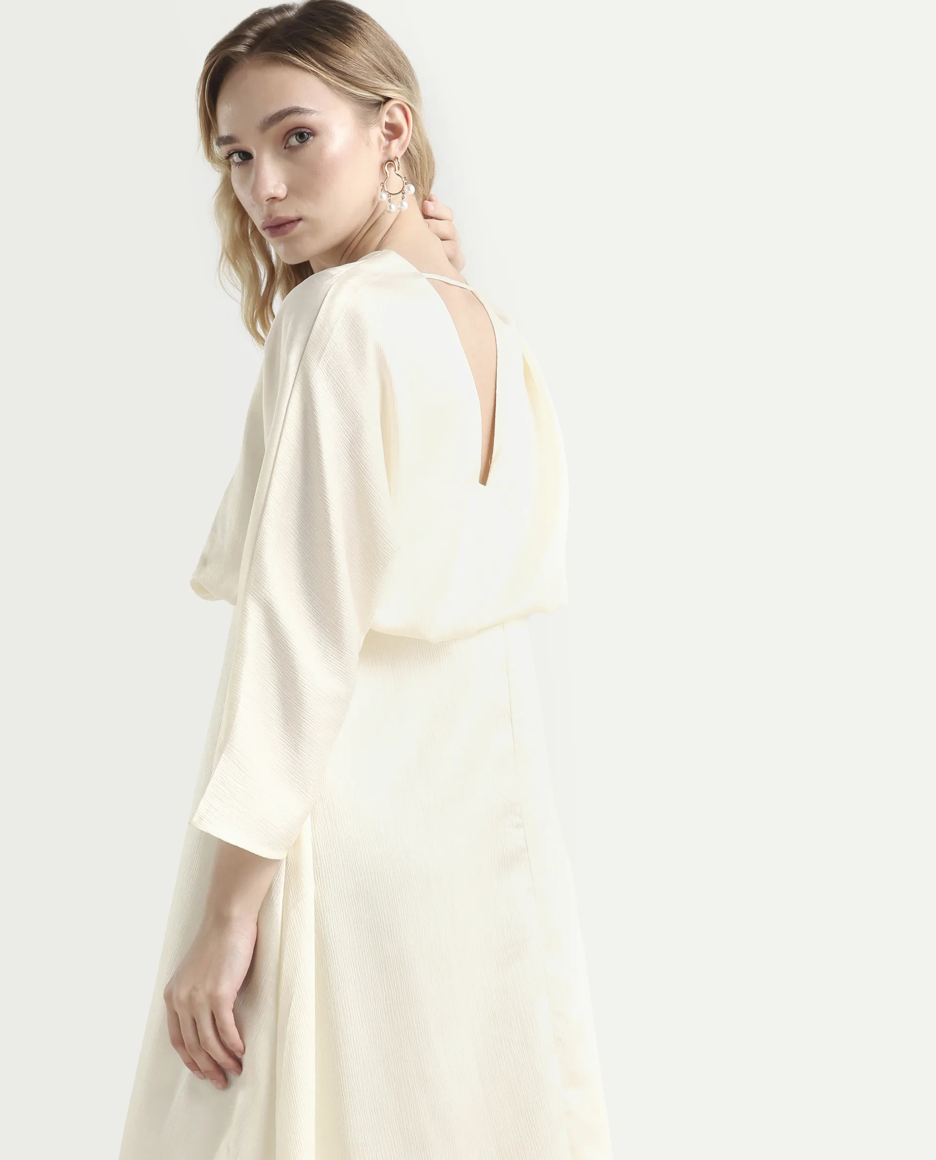 Rareism Women's Somsho Off White Polyester V-Neck Plain Kimono Sleeve Maxi A-Line Dress - Image 3