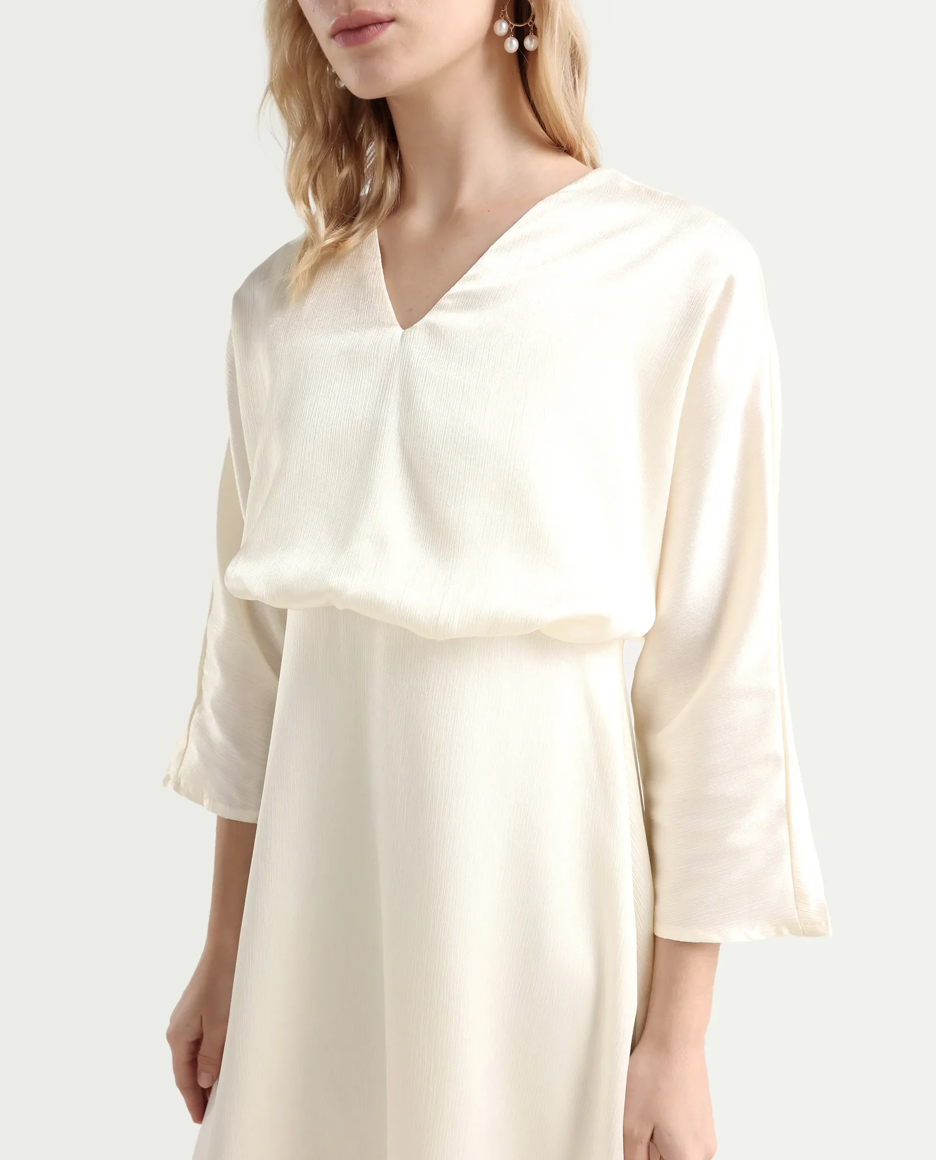 Rareism Women's Somsho Off White Polyester V-Neck Plain Kimono Sleeve Maxi A-Line Dress - Image 4