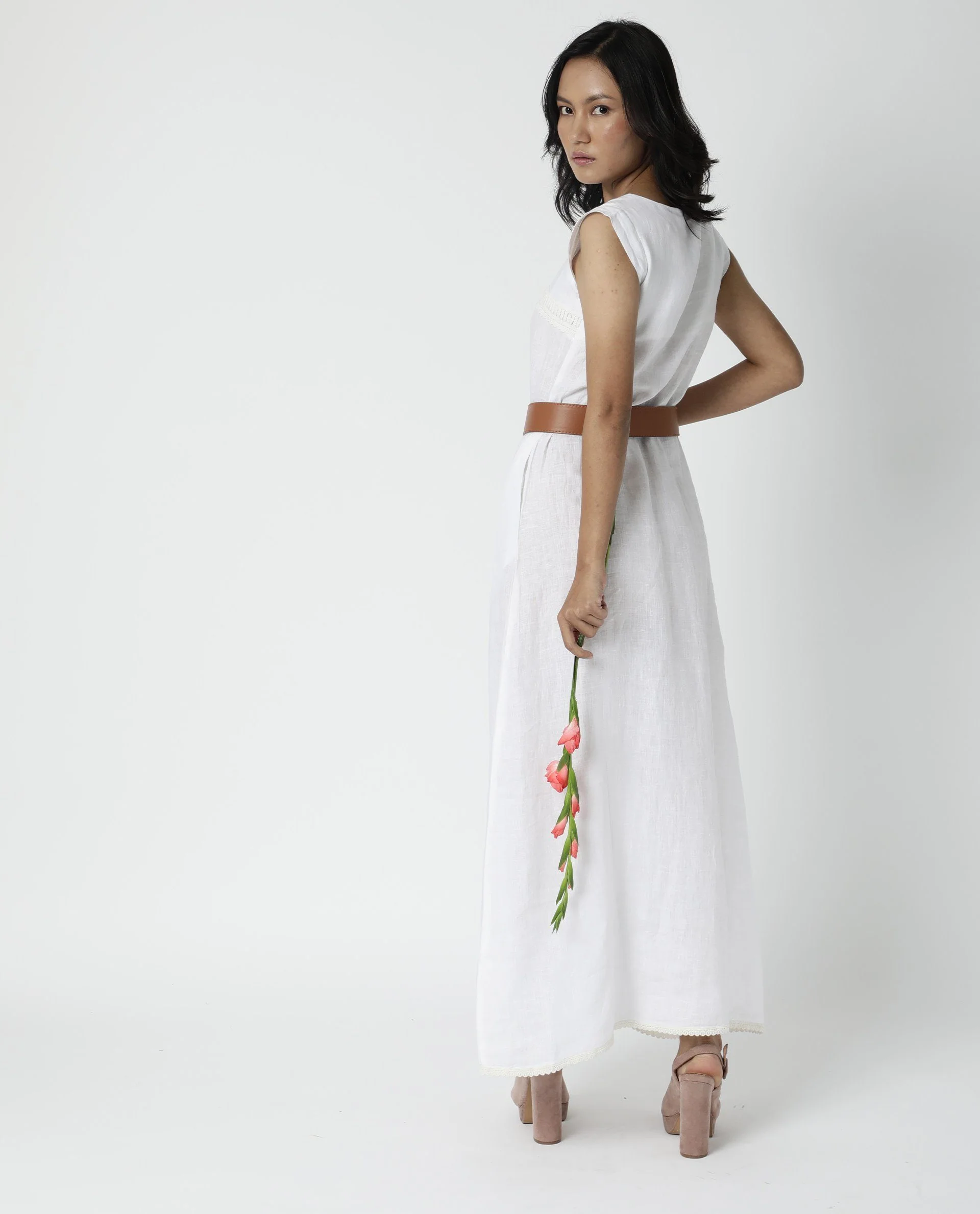 Rareism Womens Fume White Cotton Silk Fabric Long Length Round Collar Neck Boxy Fit - Image 2
