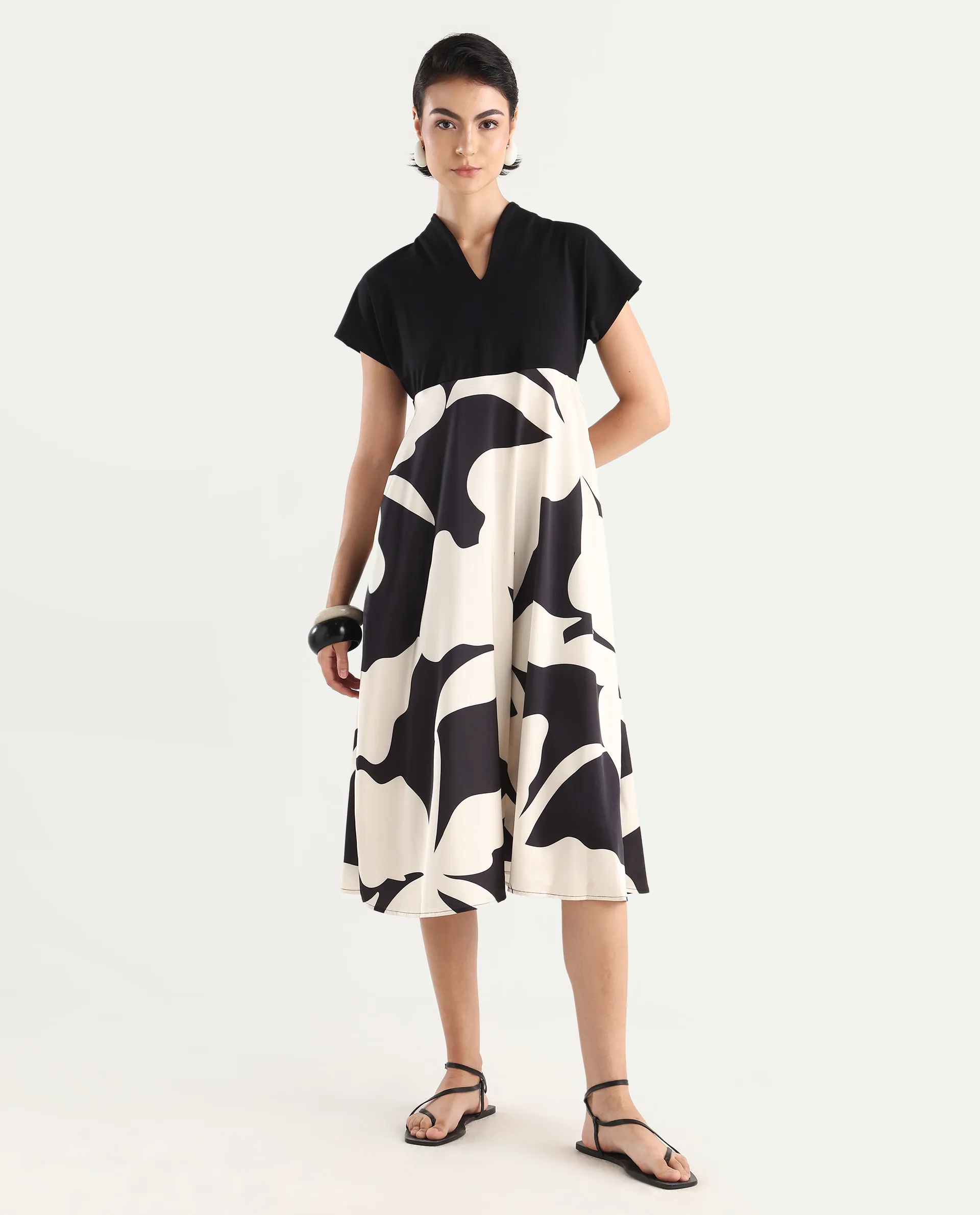 Rareism Women's Sopp White Polyester V-Neck Abstract Print Extended Sleeves Midi Fit And Flare Dress - Image 2