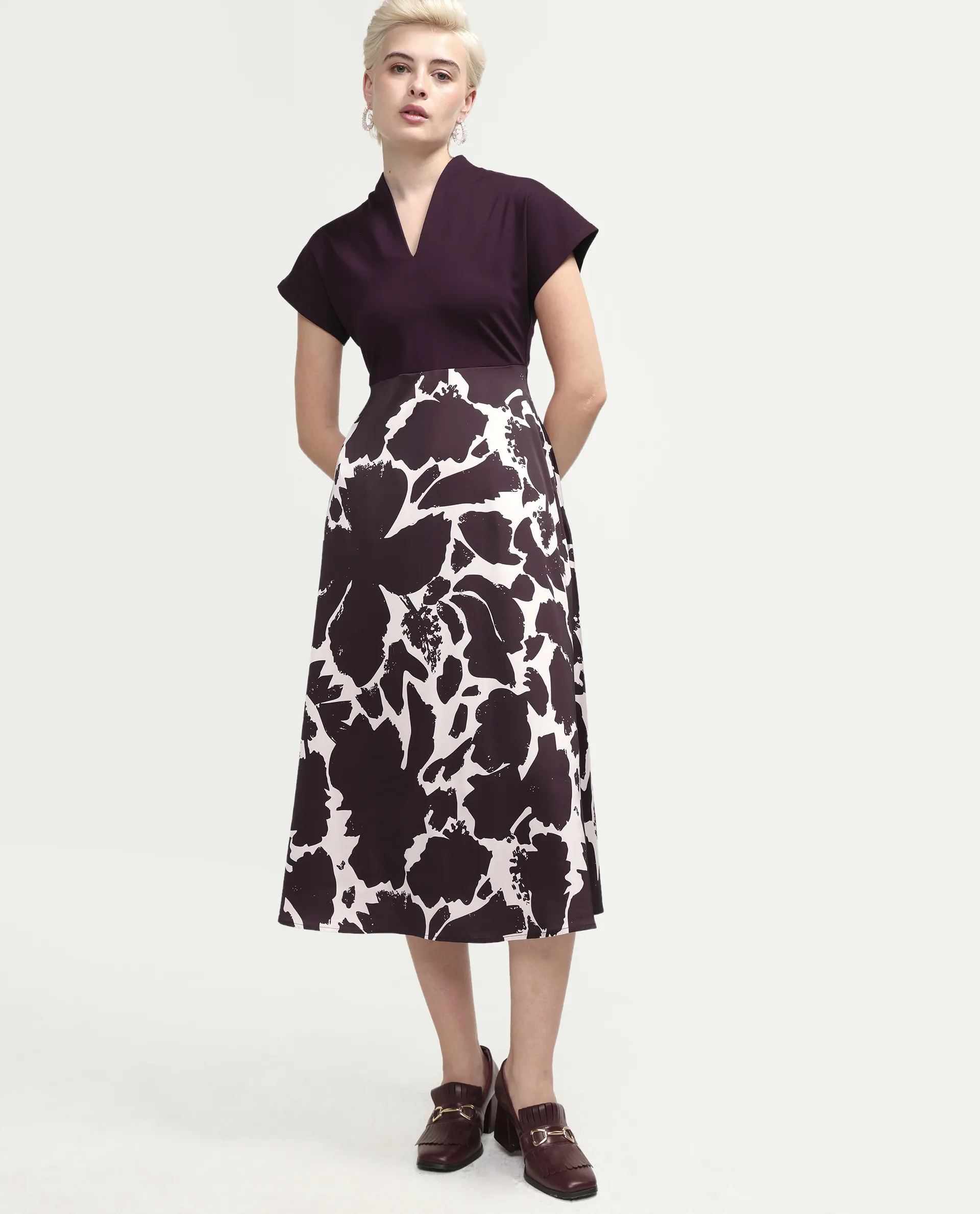 Rareism Women's Sopply Maroon Polyester V-Neck A-Line Abstract Print Dress - Image 3