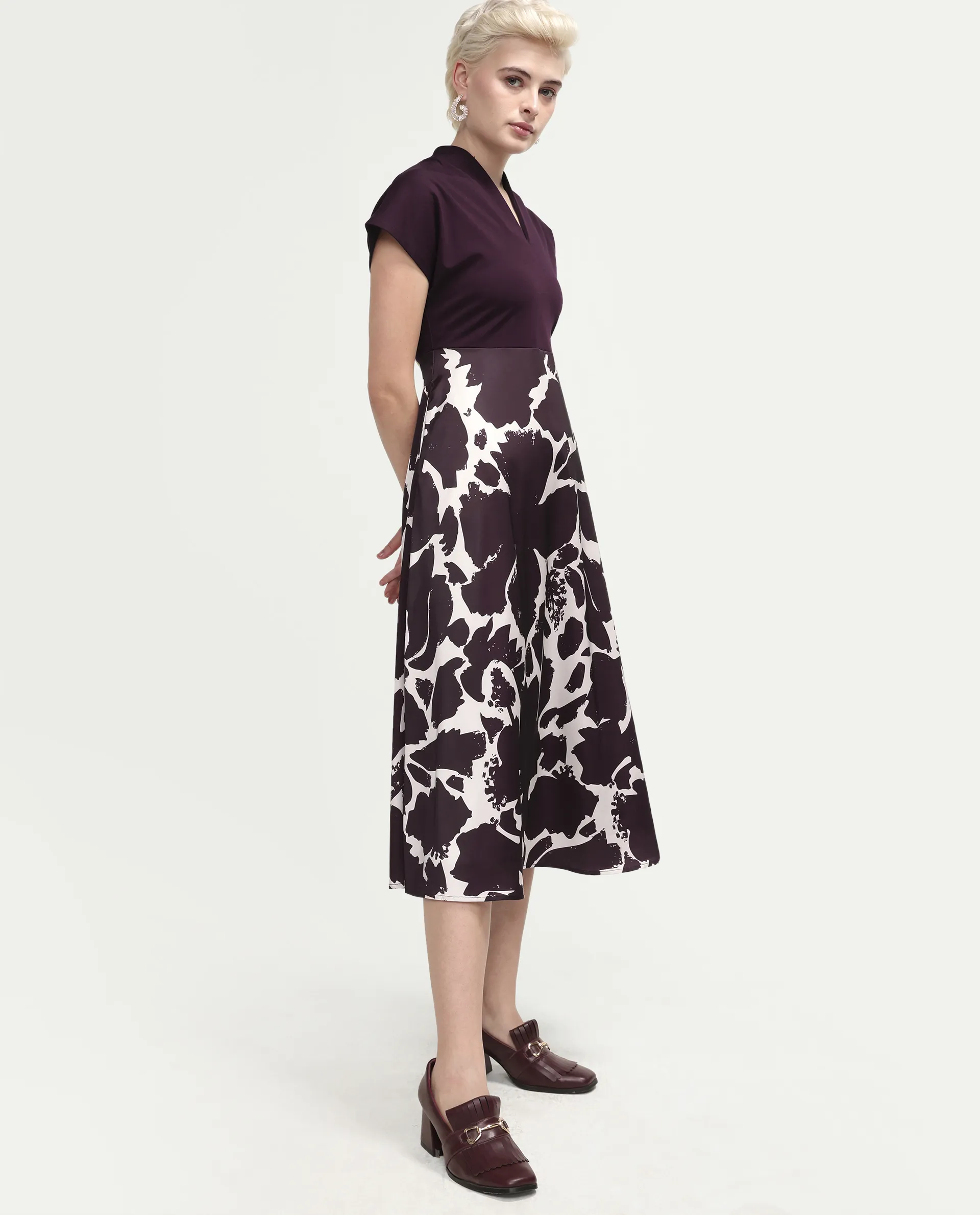Rareism Women's Sopply Maroon Polyester V-Neck A-Line Abstract Print Dress - Image 6