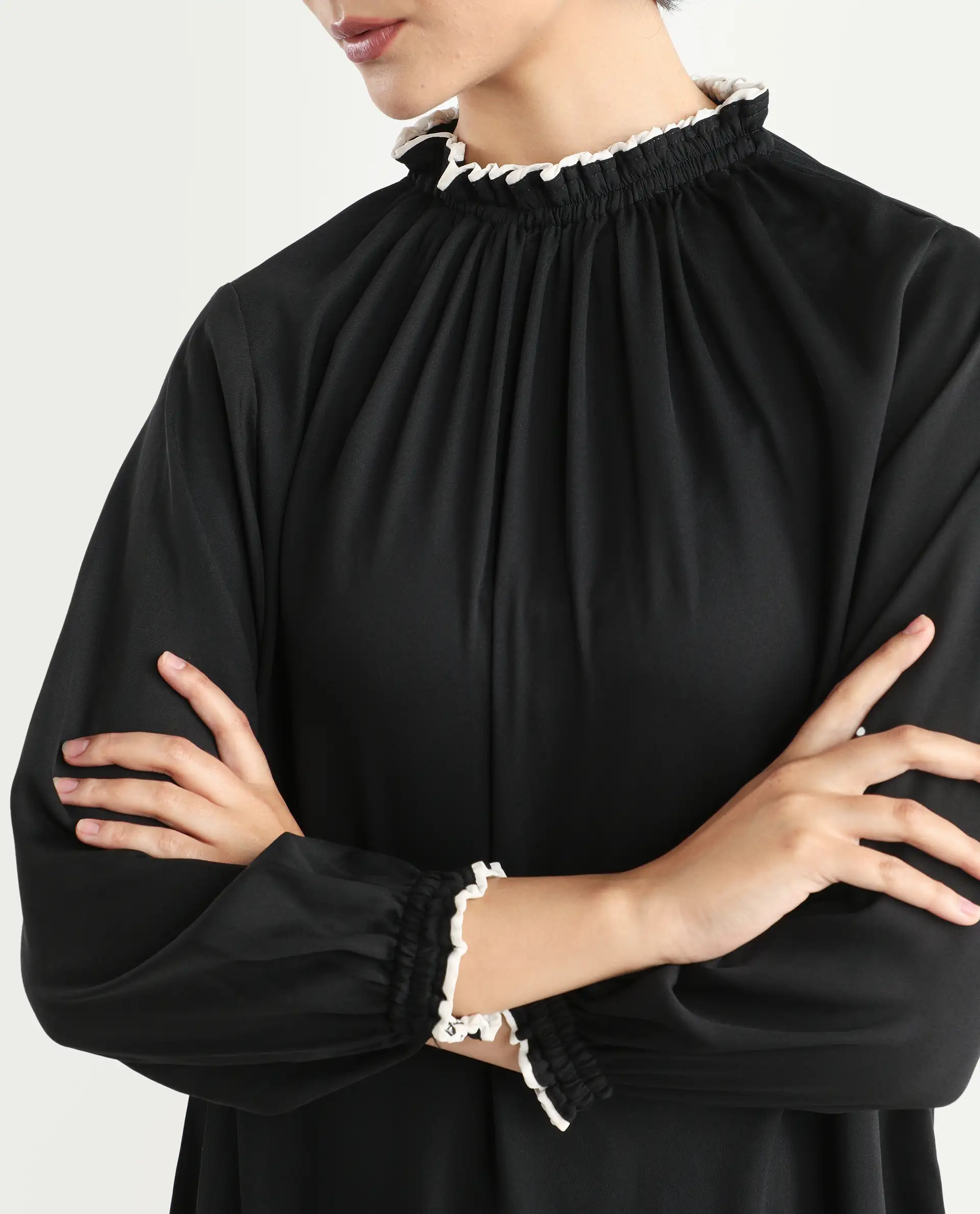 Rareism Women's Spoke Black Polyester Crew Neck Plain Knee Length Relaxed Fit Dress - Image 4