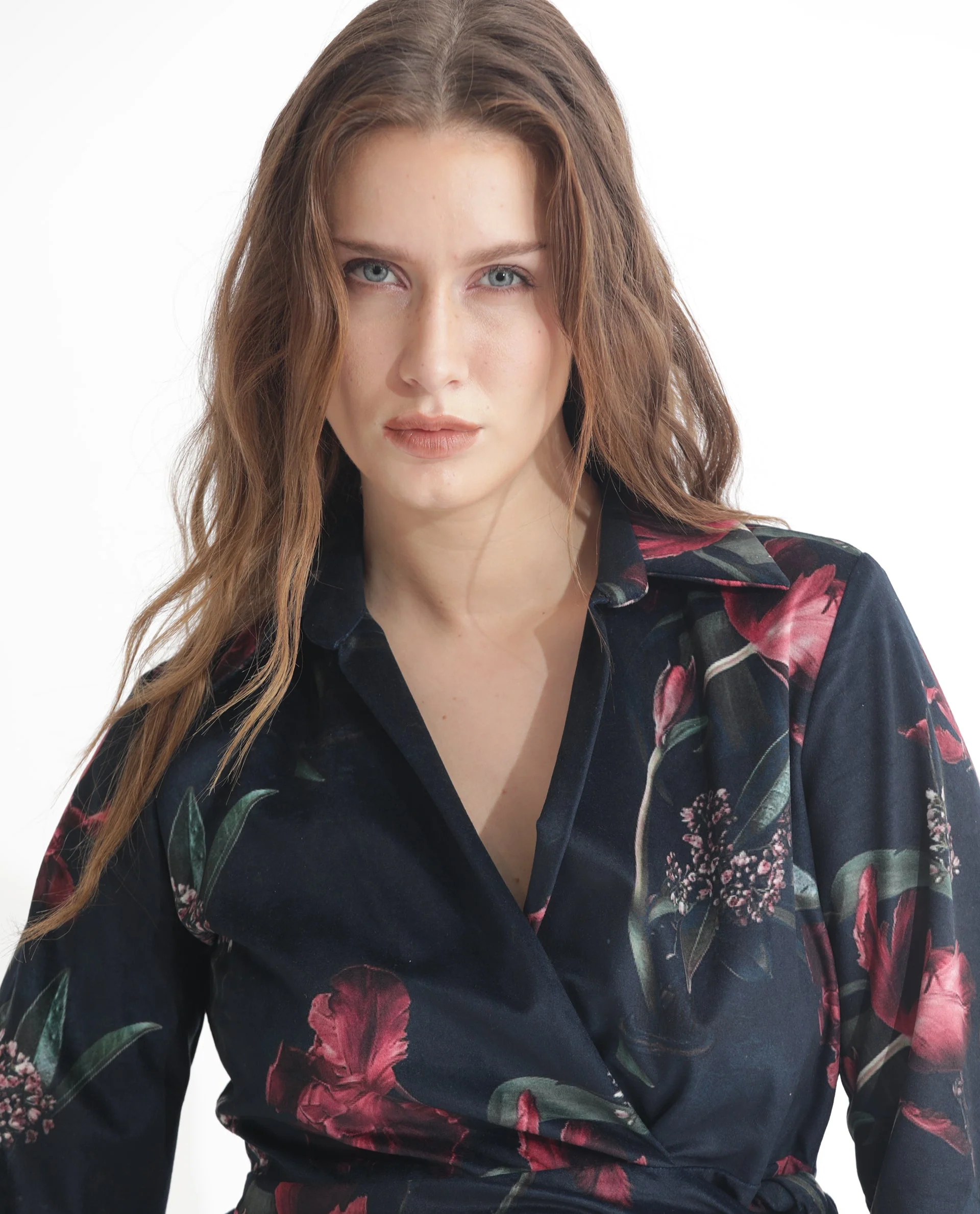 Rareism Women's Starle Black Velvet V-Neck Floral Print Mini Regular Fit Dress - Image 3