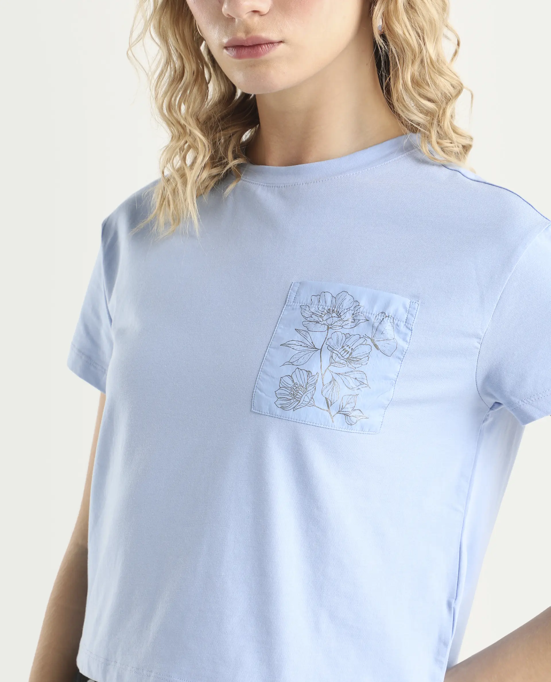 Rareism Women's Strankle Blue Cotton Blend Crew Neck Graphic Print Crop Regular Fit T-Shirt - Image 4