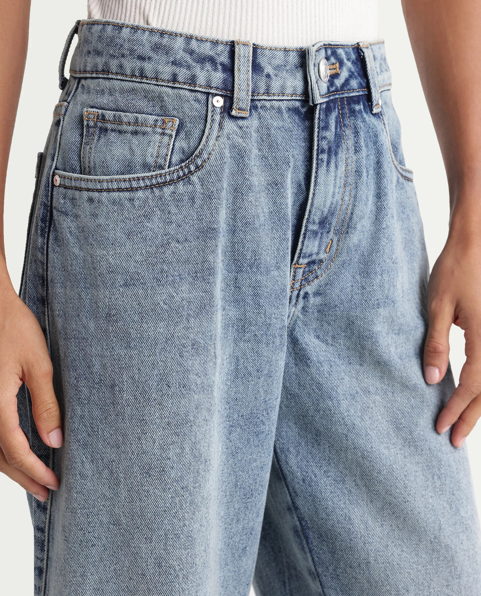 Rareism Women's Talbeia Light Blue Cotton Tall Barrel Fit Plain Jeans - Image 4