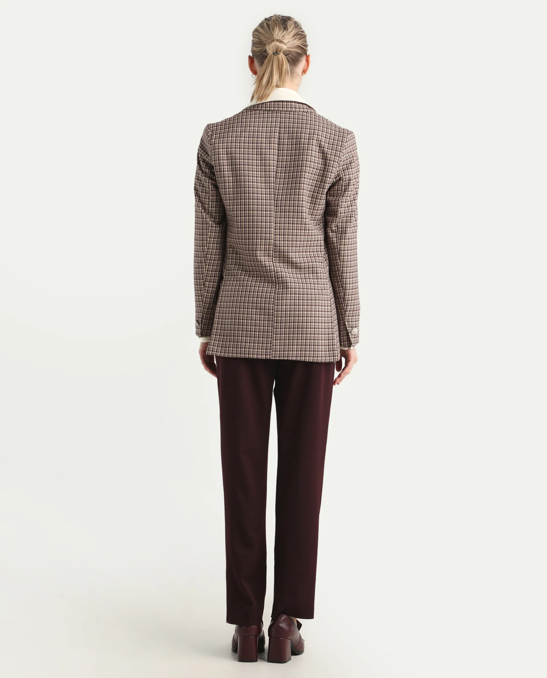 Rareism Women's Taper Maroon Polyester Blend Tapered Ankle Length Plain Travel Trouser - Image 7
